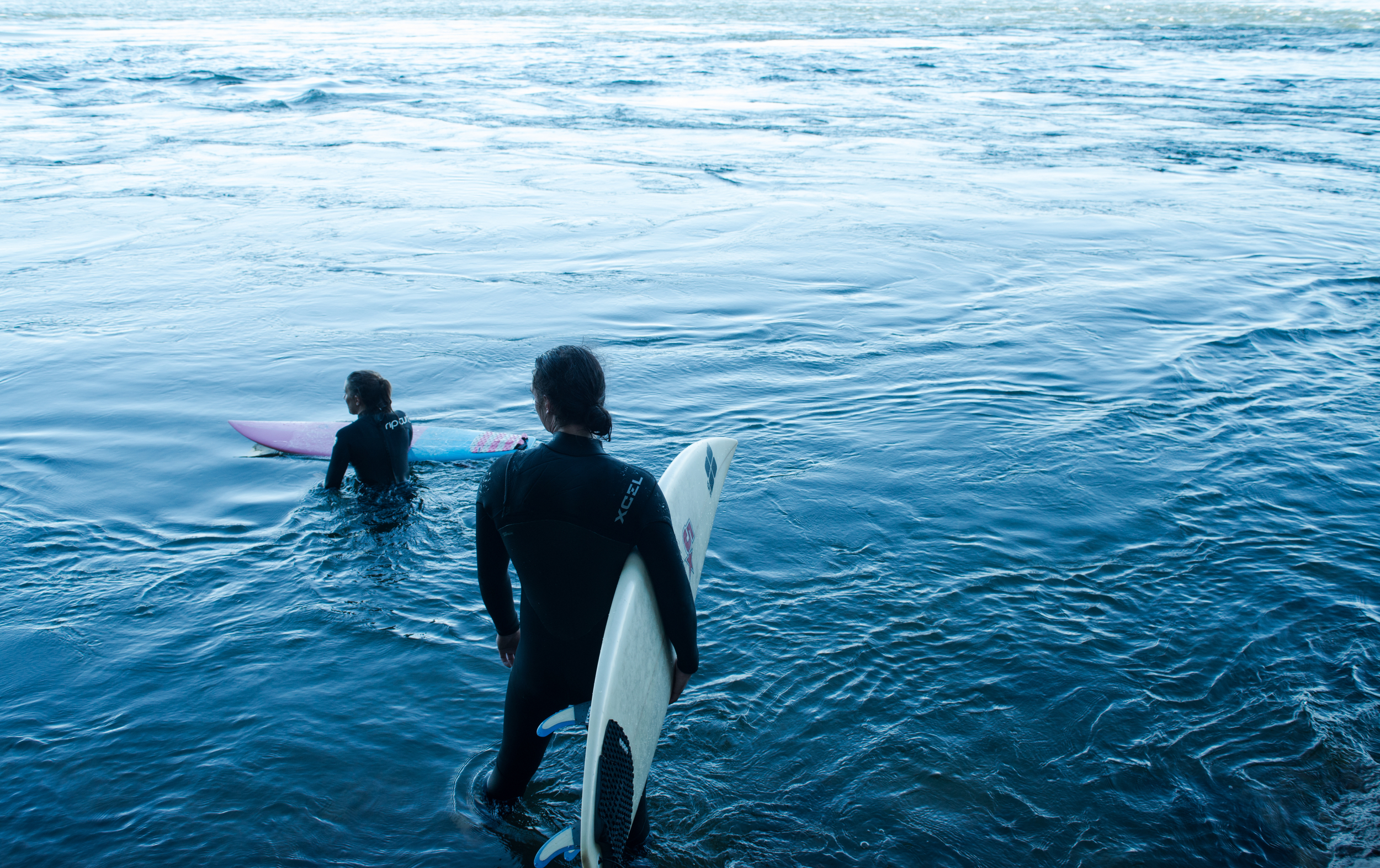 surfers 1.jpg