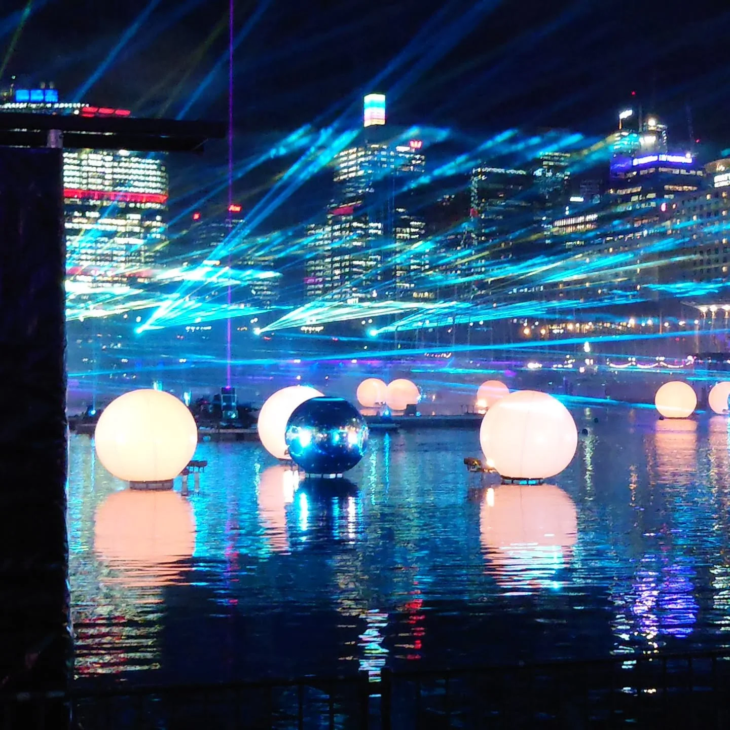 @vividsydney