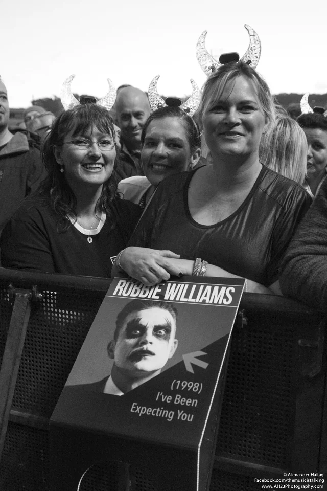 Robbie Williams-2015.jpg