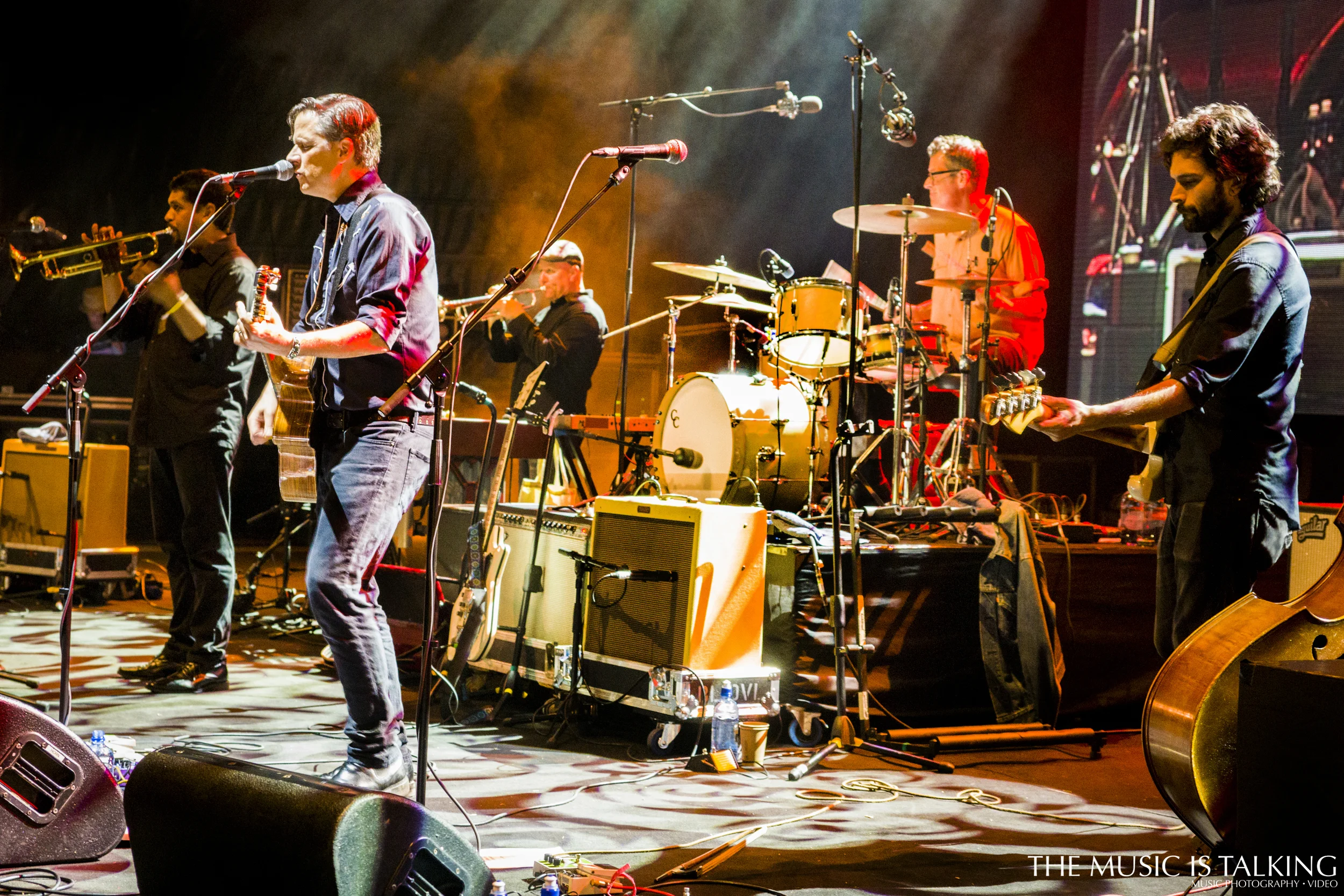 Calexico © Alexander Hallag - WOMAD 2016-5566.jpg