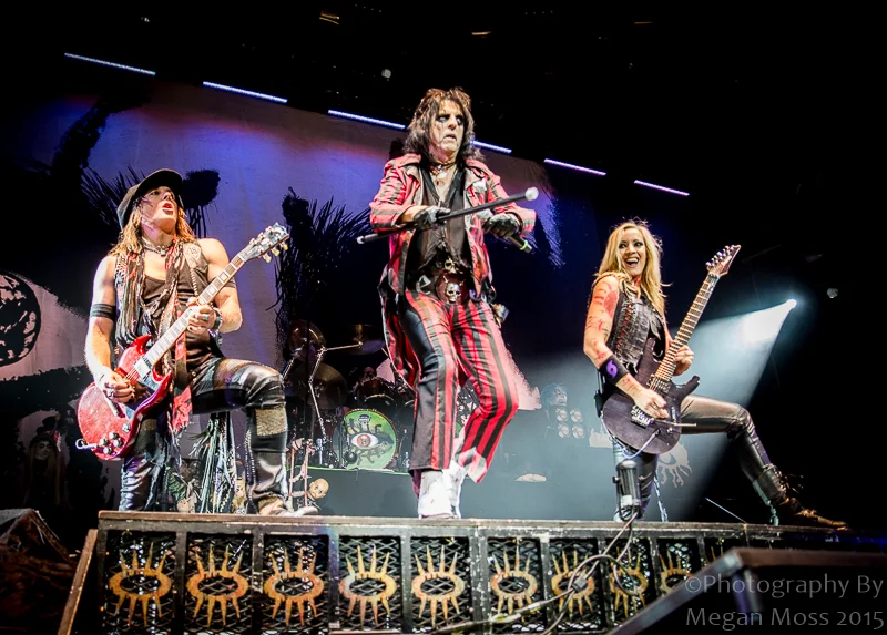 Alice Cooper-Vector Arena 9May15-7033.jpg