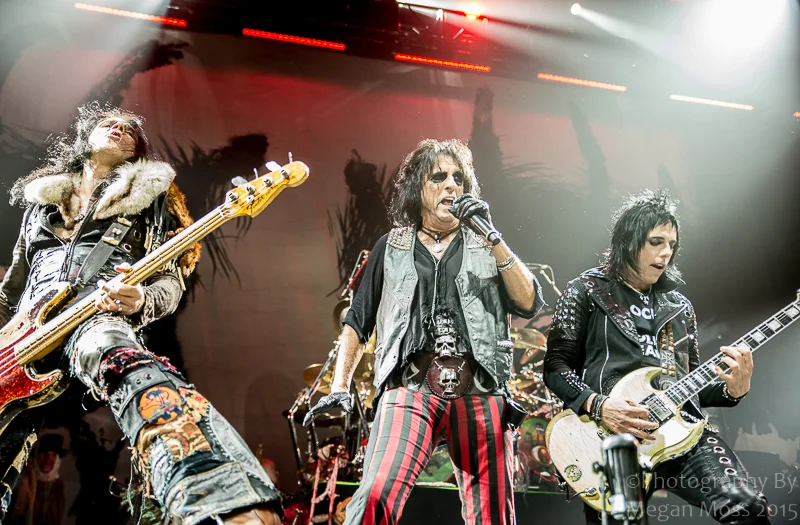 Alice Cooper-Vector Arena 9May15-7092.jpg