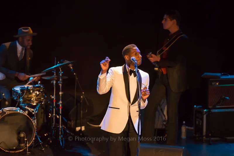 Leon Bridges-1074.jpg