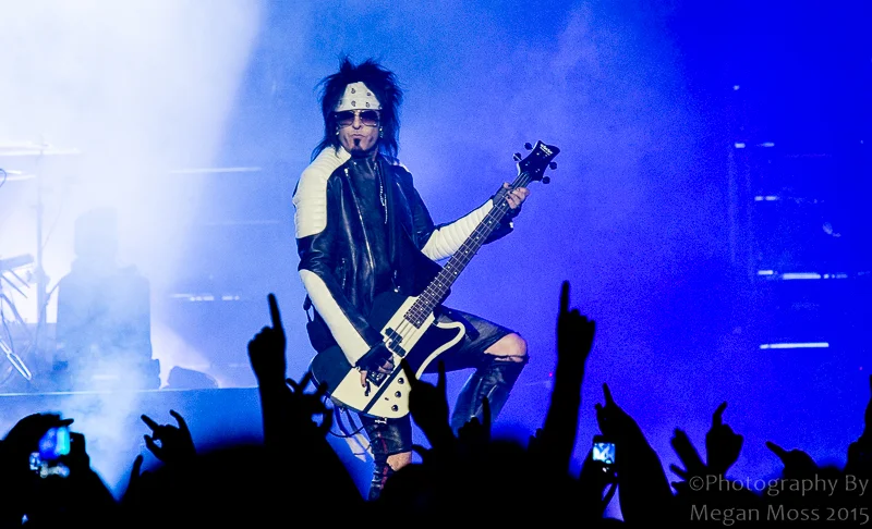 Motley Crue-Vector Arena 9May15-7295.jpg