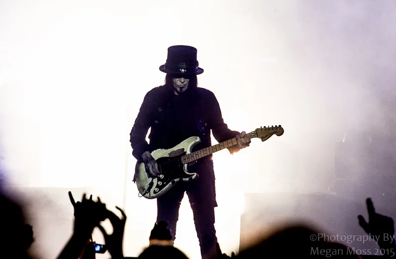 Motley Crue-Vector Arena 9May15-7389.jpg