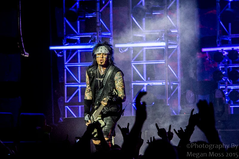 Motley Crue-Vector Arena 9May15-7441.jpg