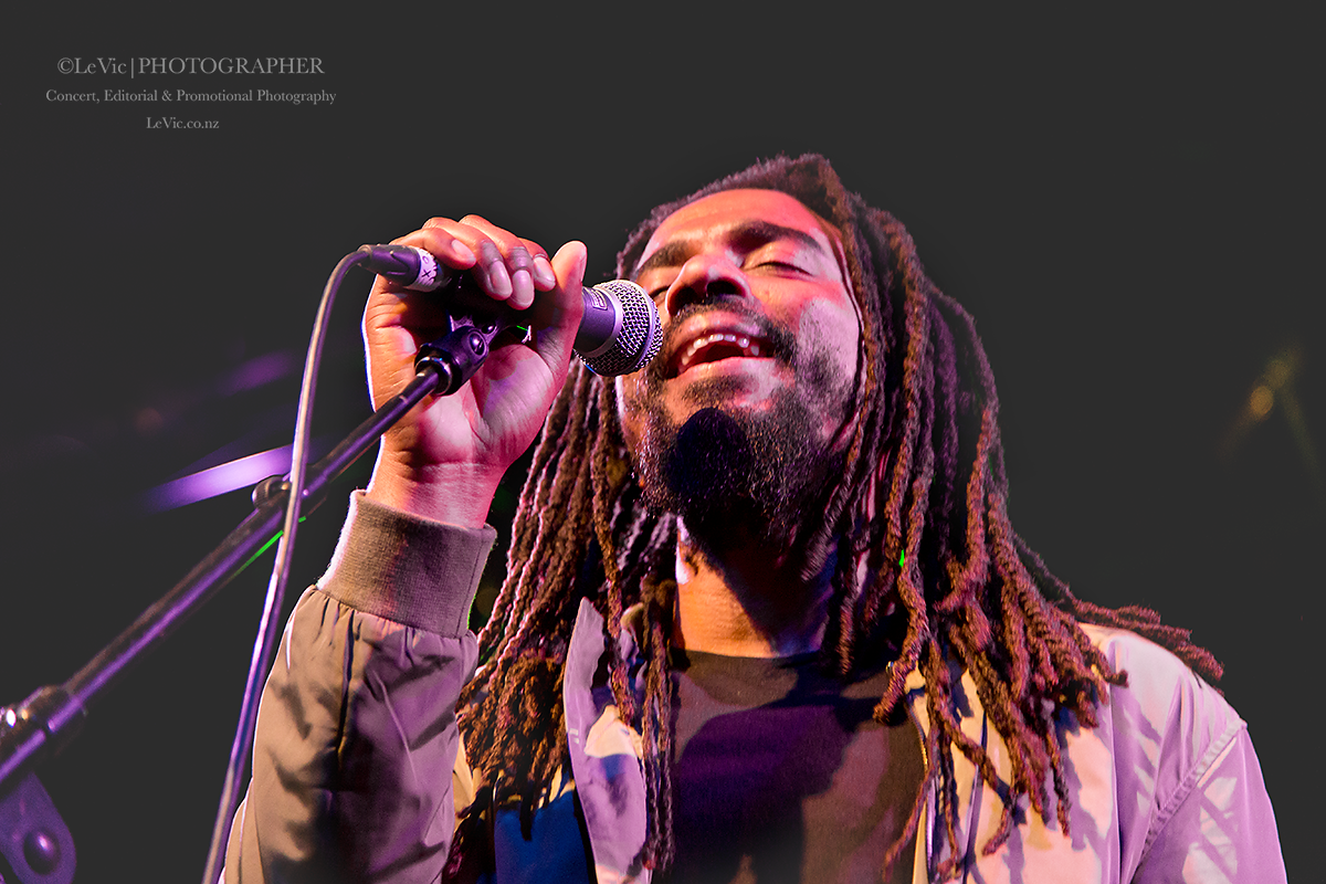 CLICK THE IMAGE ABOVE FOR LIVE PHOTOS FROM the wailer'S AUCKLAND SHOW by Leah Victoria