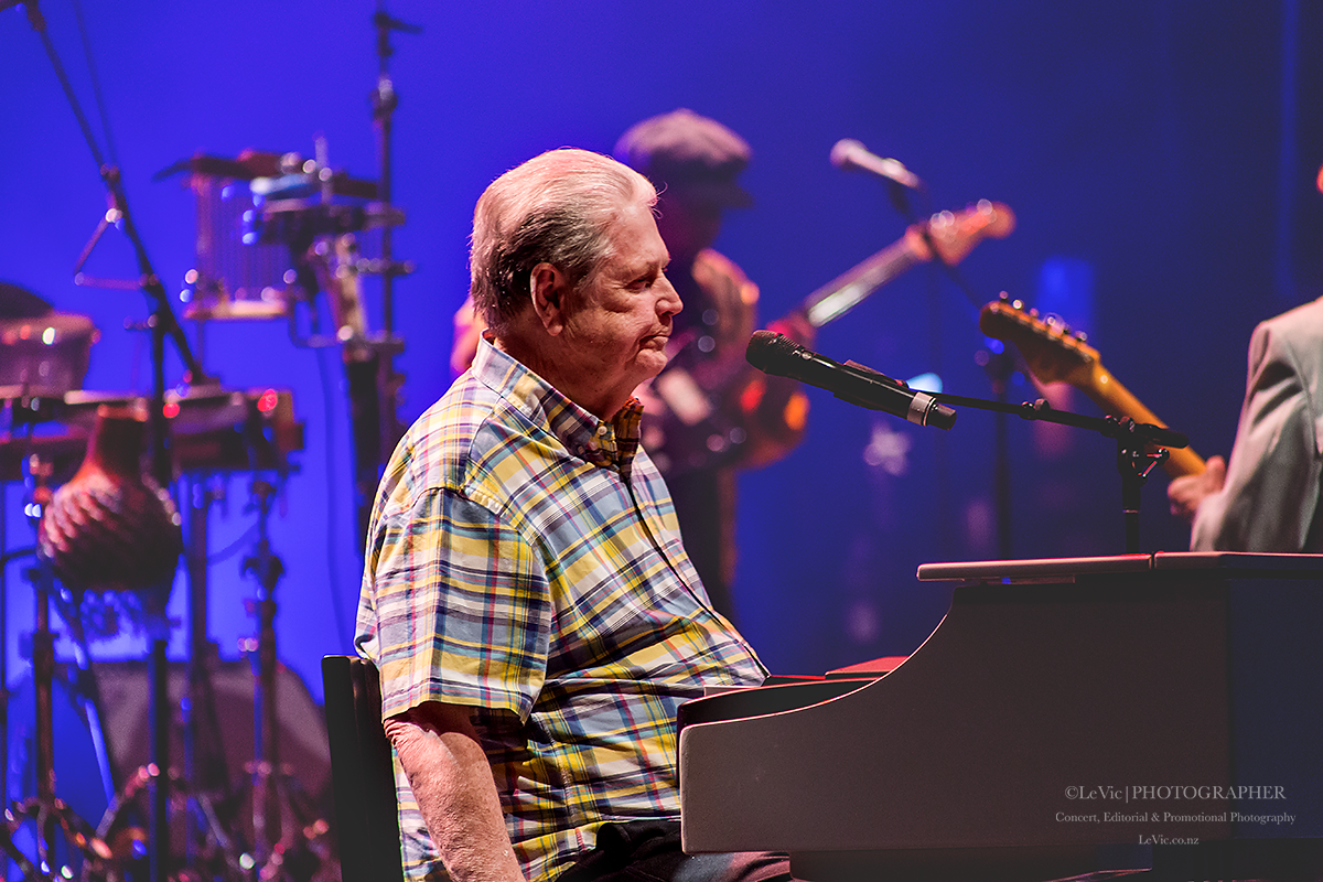CLICK THE IMAGE ABOVE FOR LIVE PHOTOS FROM brian wilson'S AUCKLAND SHOW BY Leah Victoria