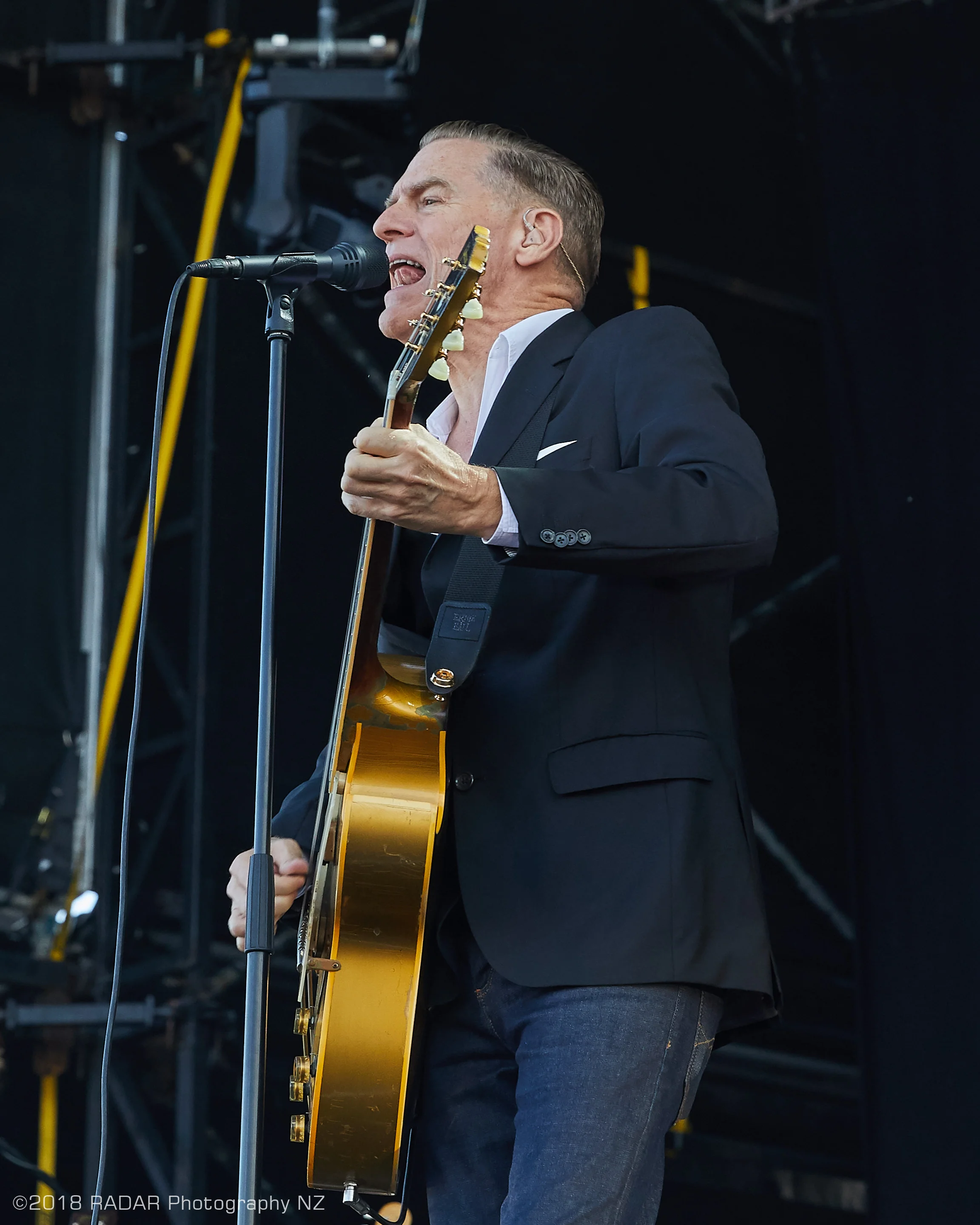 Bryan-Adams-02.jpg