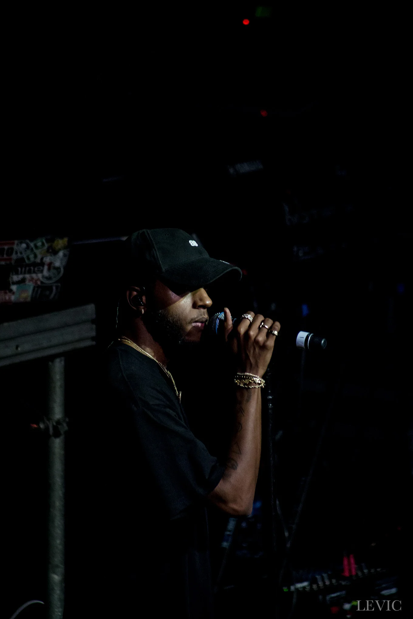 6LACK8.jpg