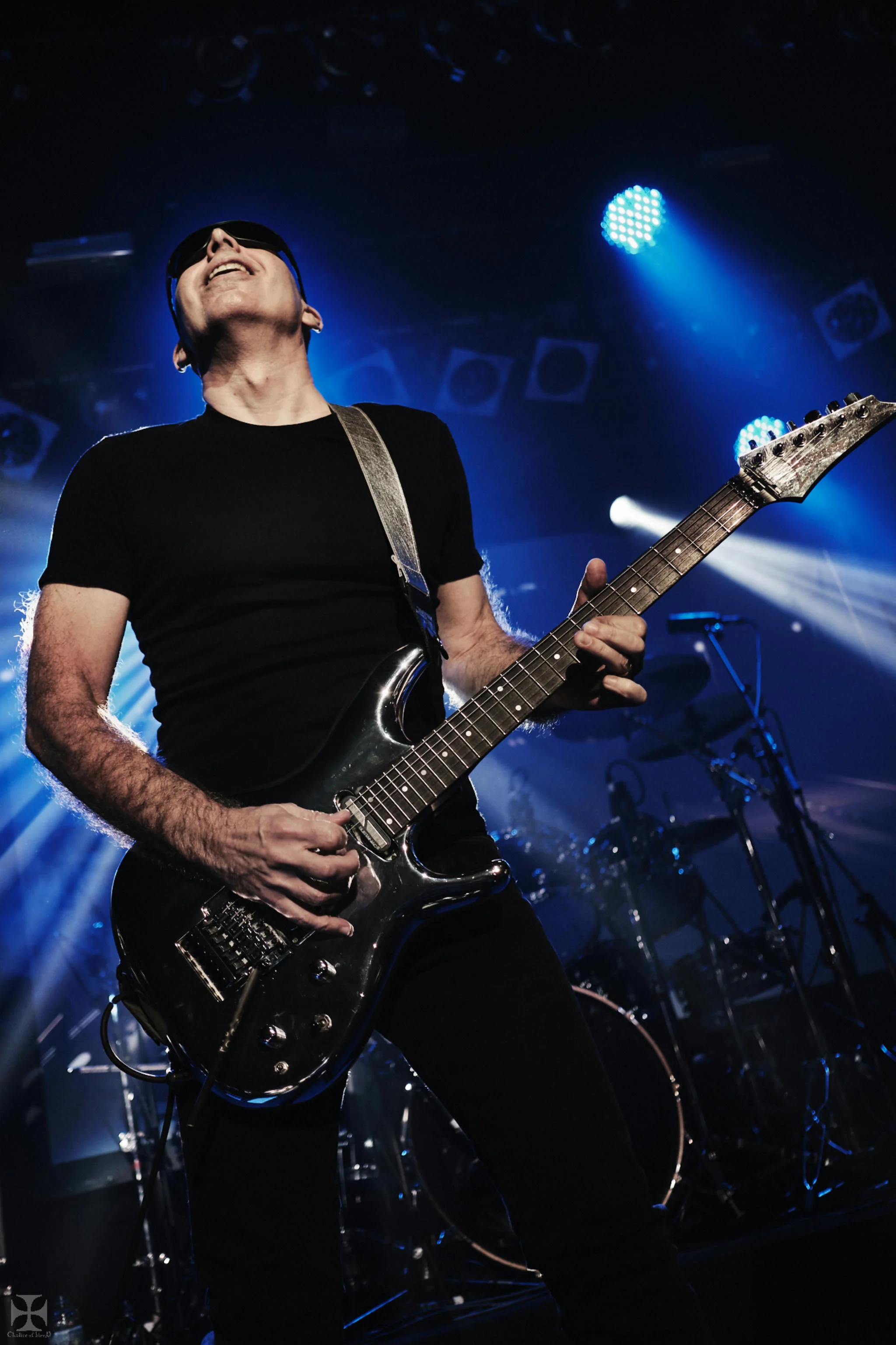 2018.12.04 Joe Satriani - DSC21265_branded.jpg