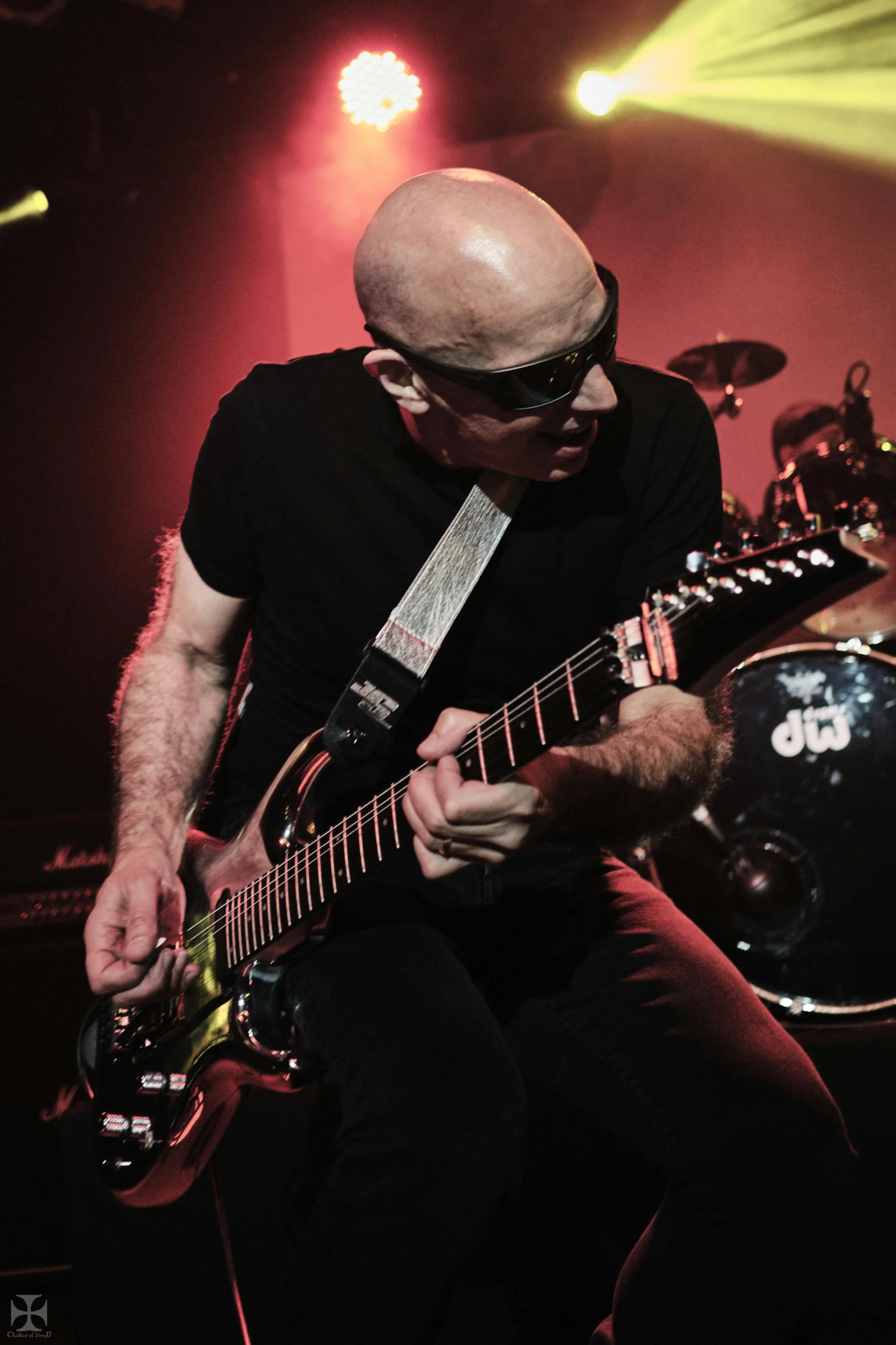 2018.12.04 Joe Satriani - DSC21472_branded.jpg