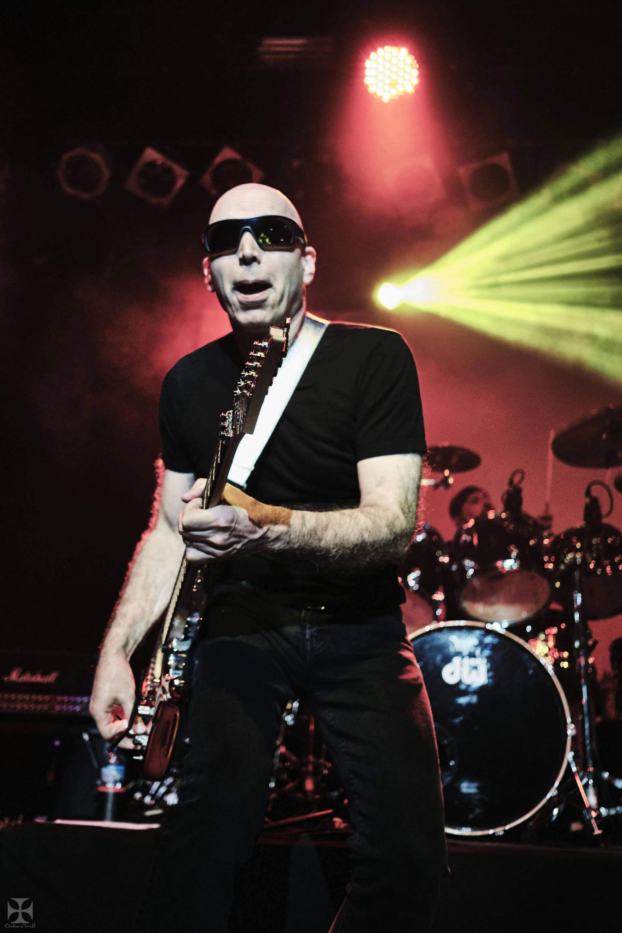 2018.12.04 Joe Satriani - DSC21467_branded.jpg