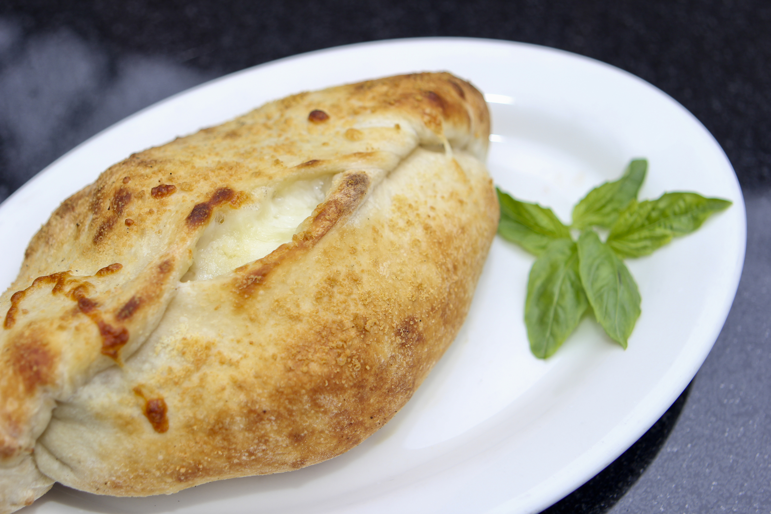 Calzone (2).jpg