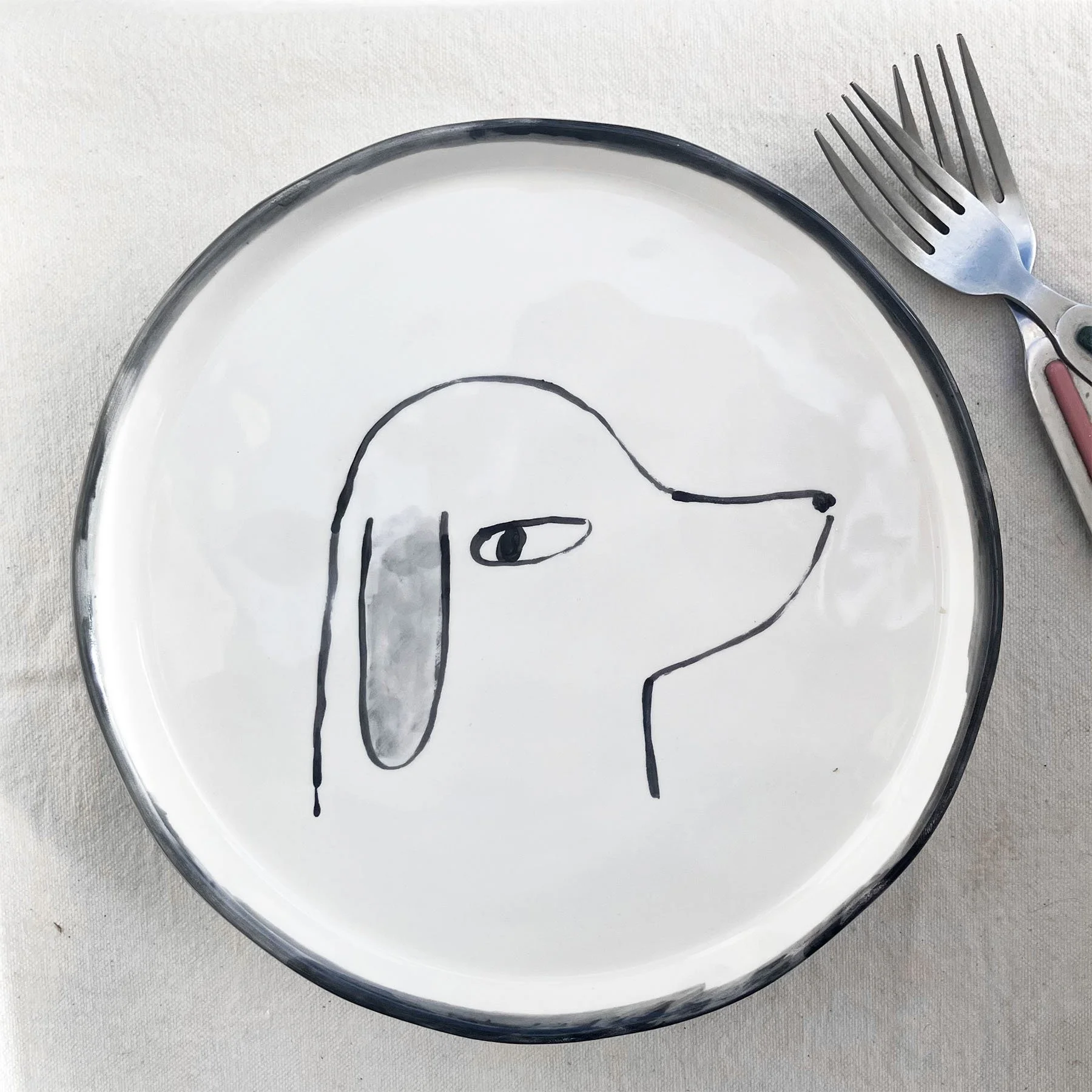 plate_dog_lifestyle.jpg