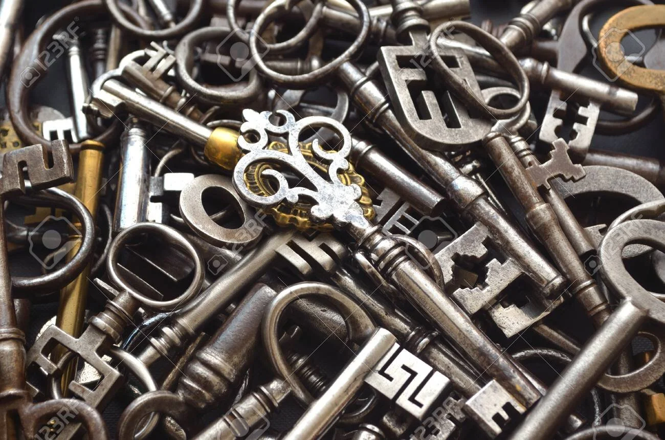 Day_1-pile-of-antique-keys.jpg