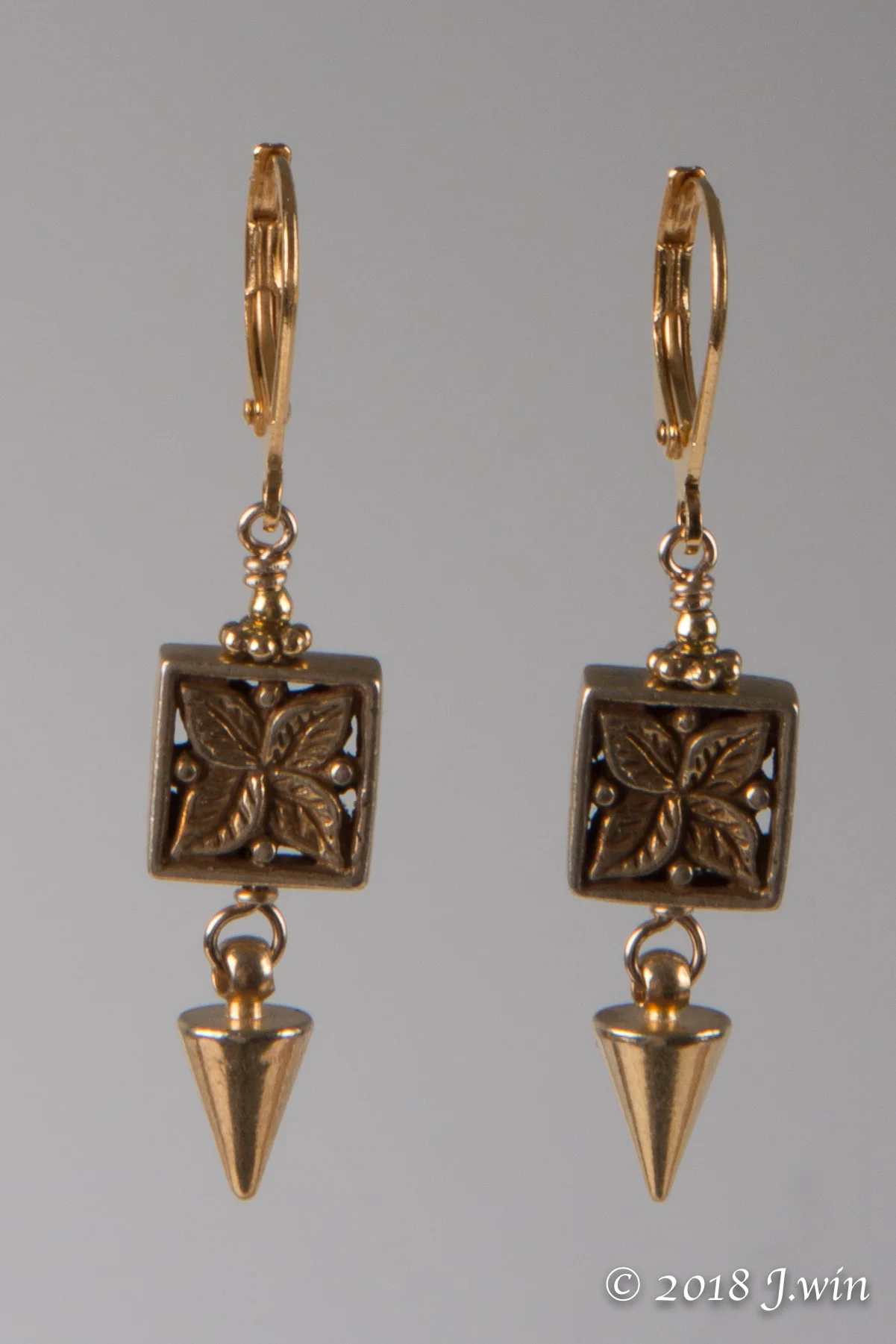 gold earrings