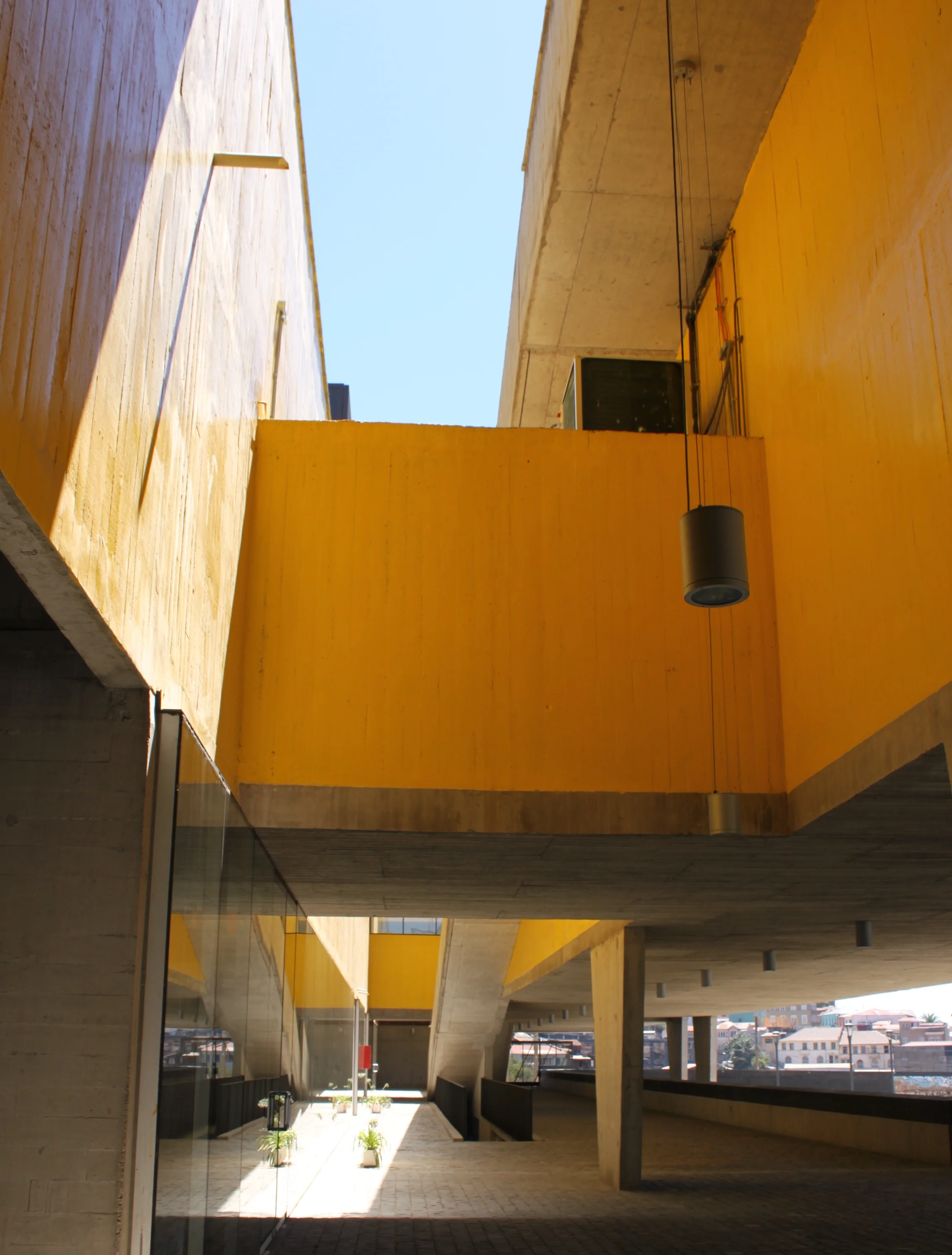 Vista_interior_edificio_Parque_Cultural_Valpara%C3%ADso.jpg