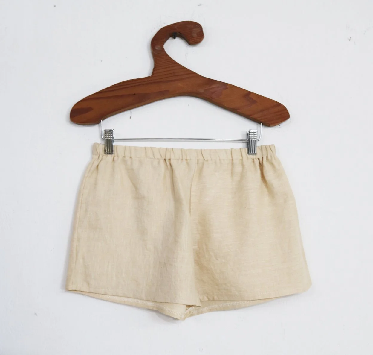 tan linen short back.JPG