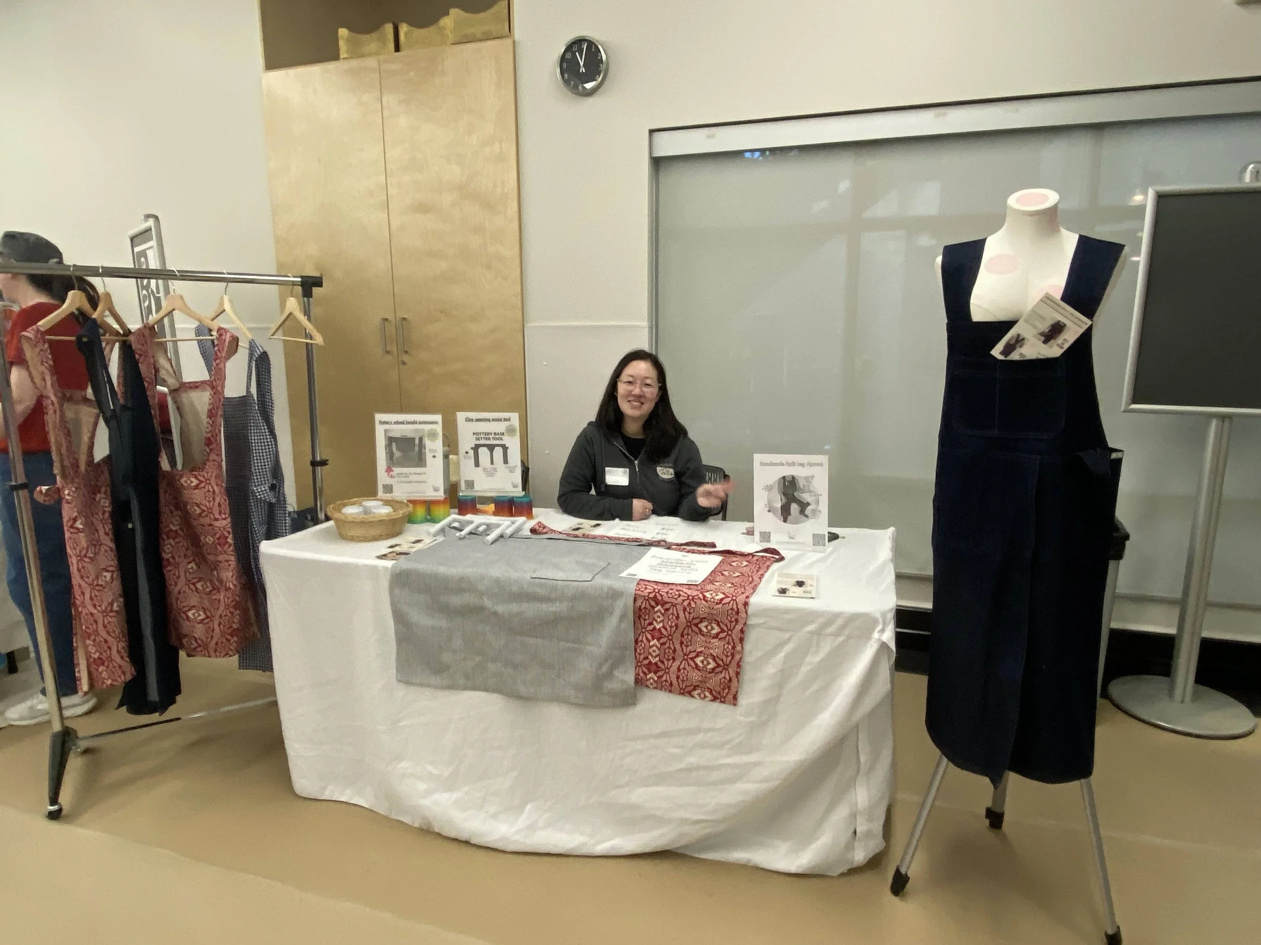 curvy pots2-tradeshow.jpeg