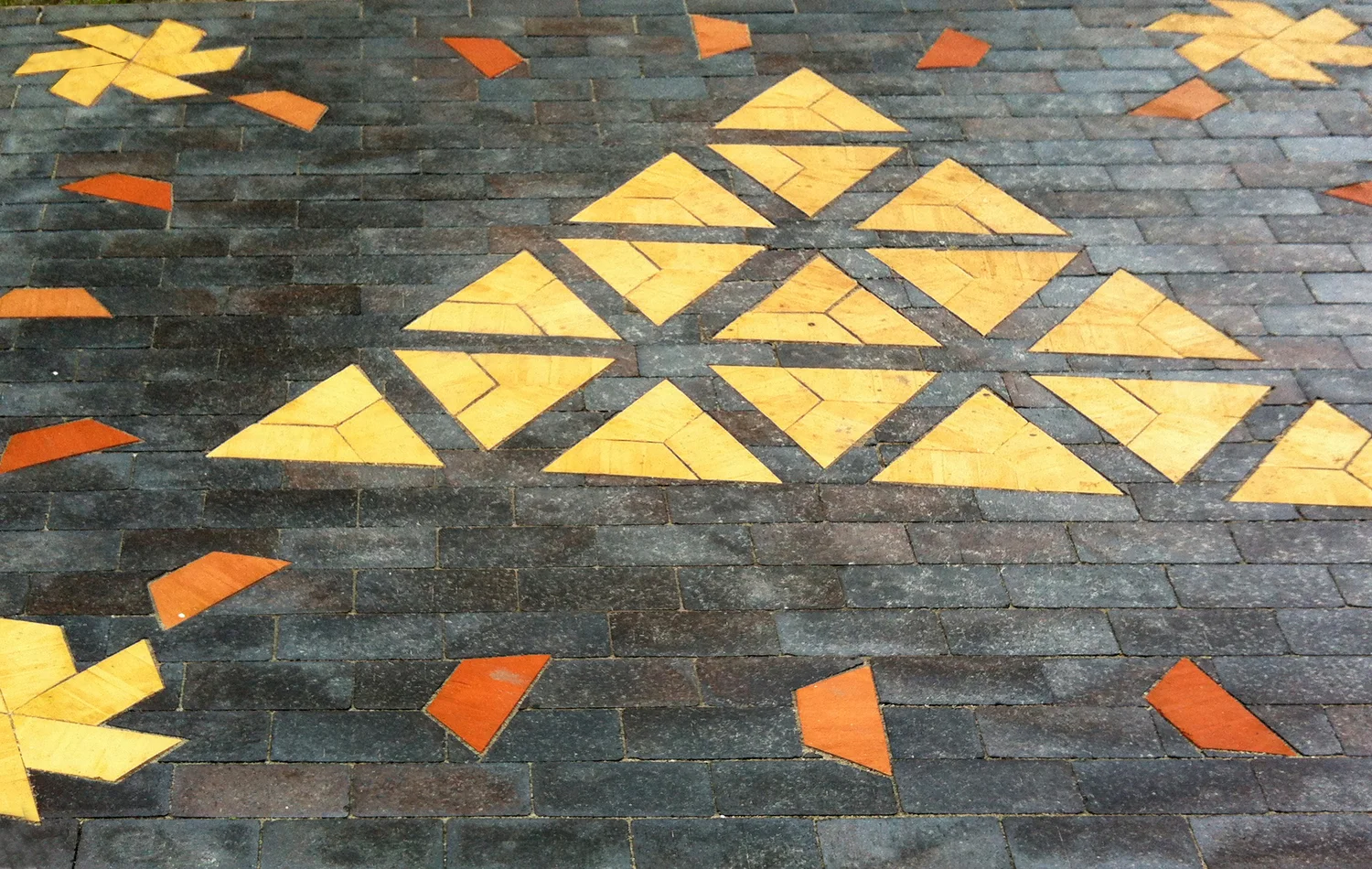 tegl_kunst_grønnemose.jpg