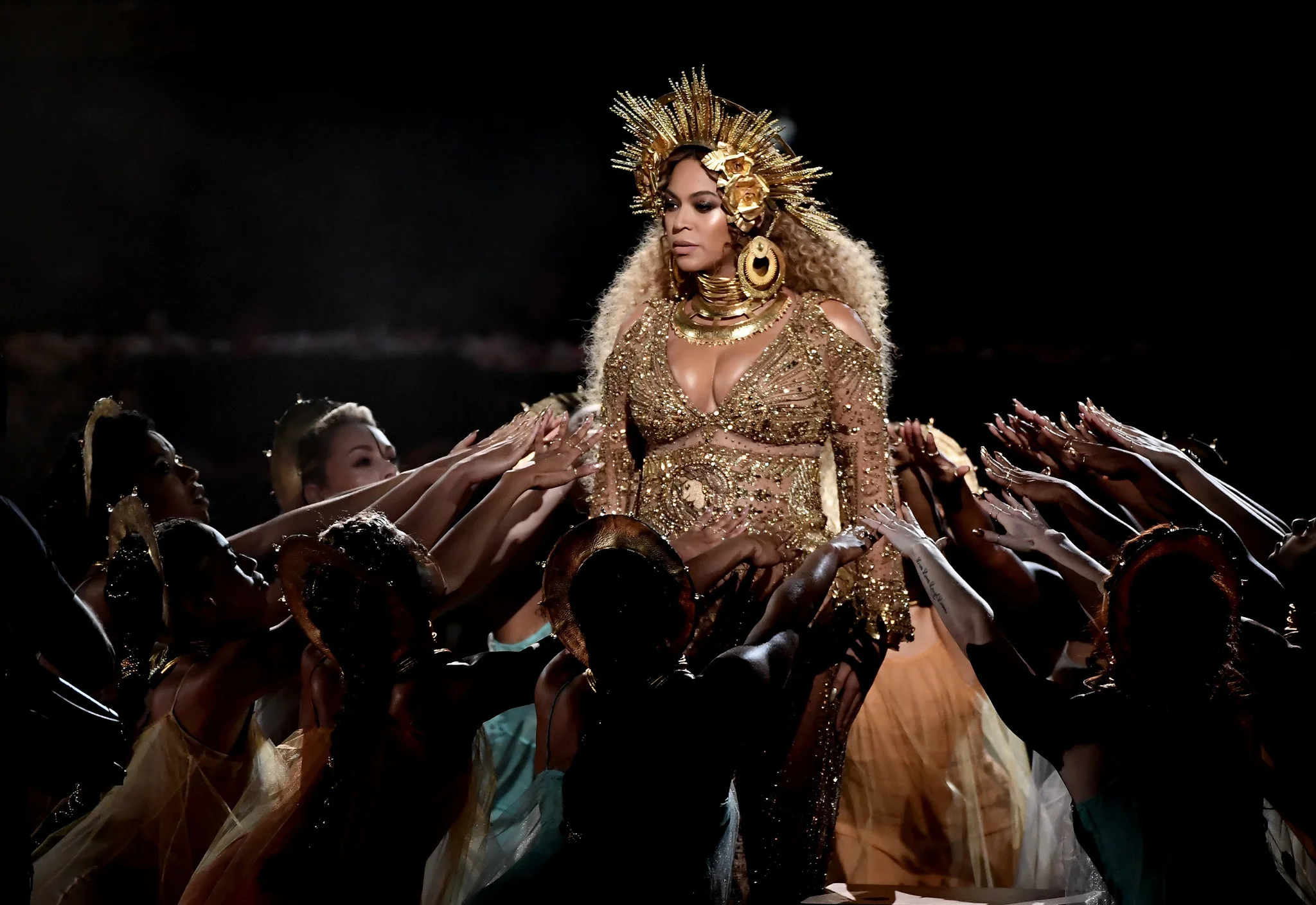 ct-how-beyonce-pulled-off-that-grammy-performance-20170212.jpg