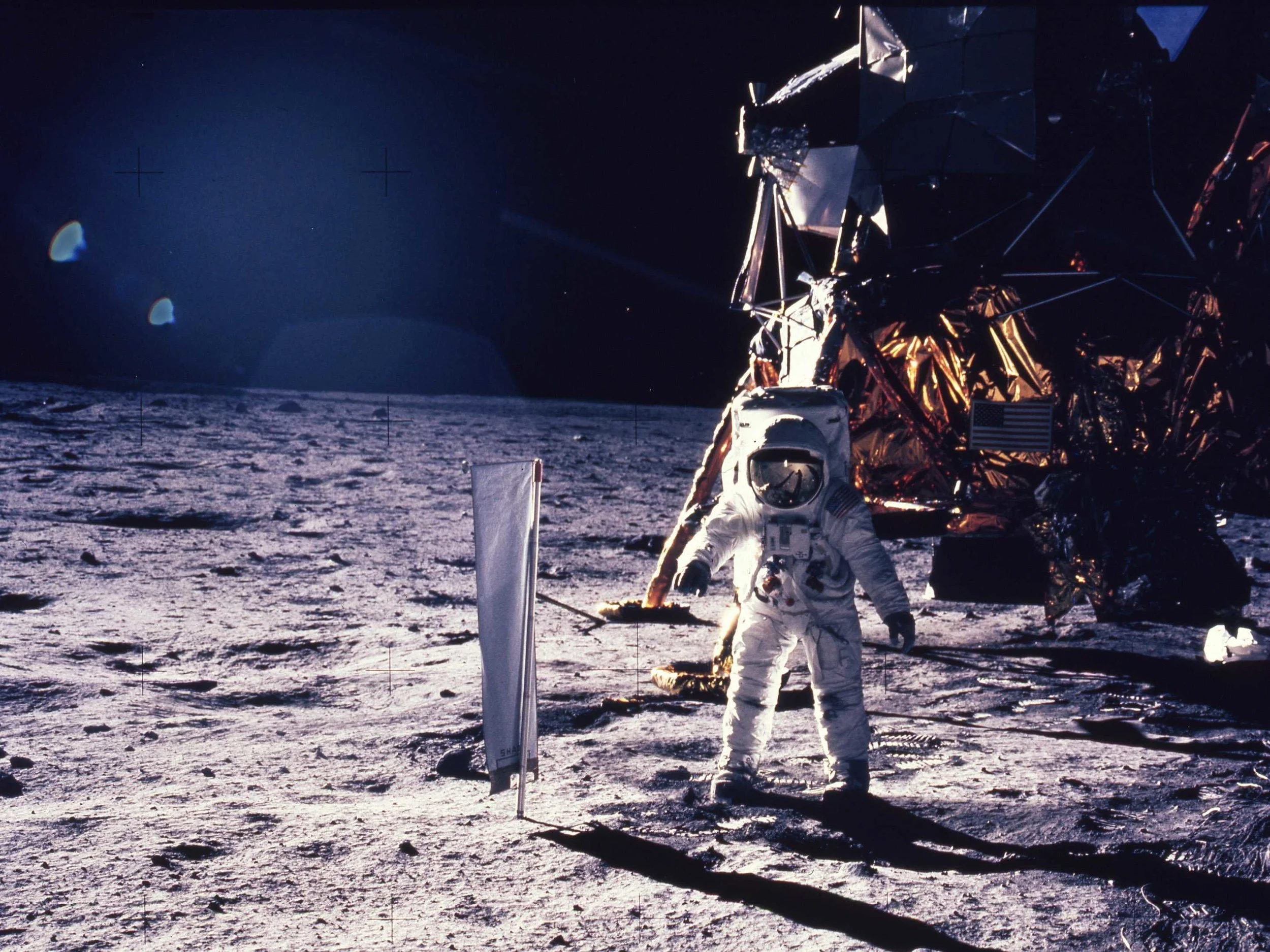 buzz-aldrin-describes-his-ufo-encounter-during-apollo-11.jpg