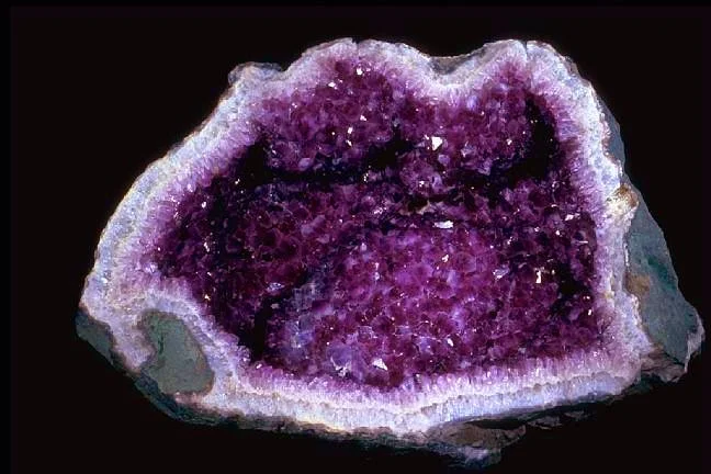 Ametyst-geode.jpg
