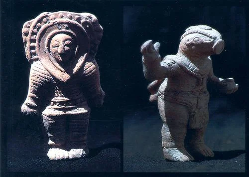 Statues-and-artifacts-ancient-aliens.jpg