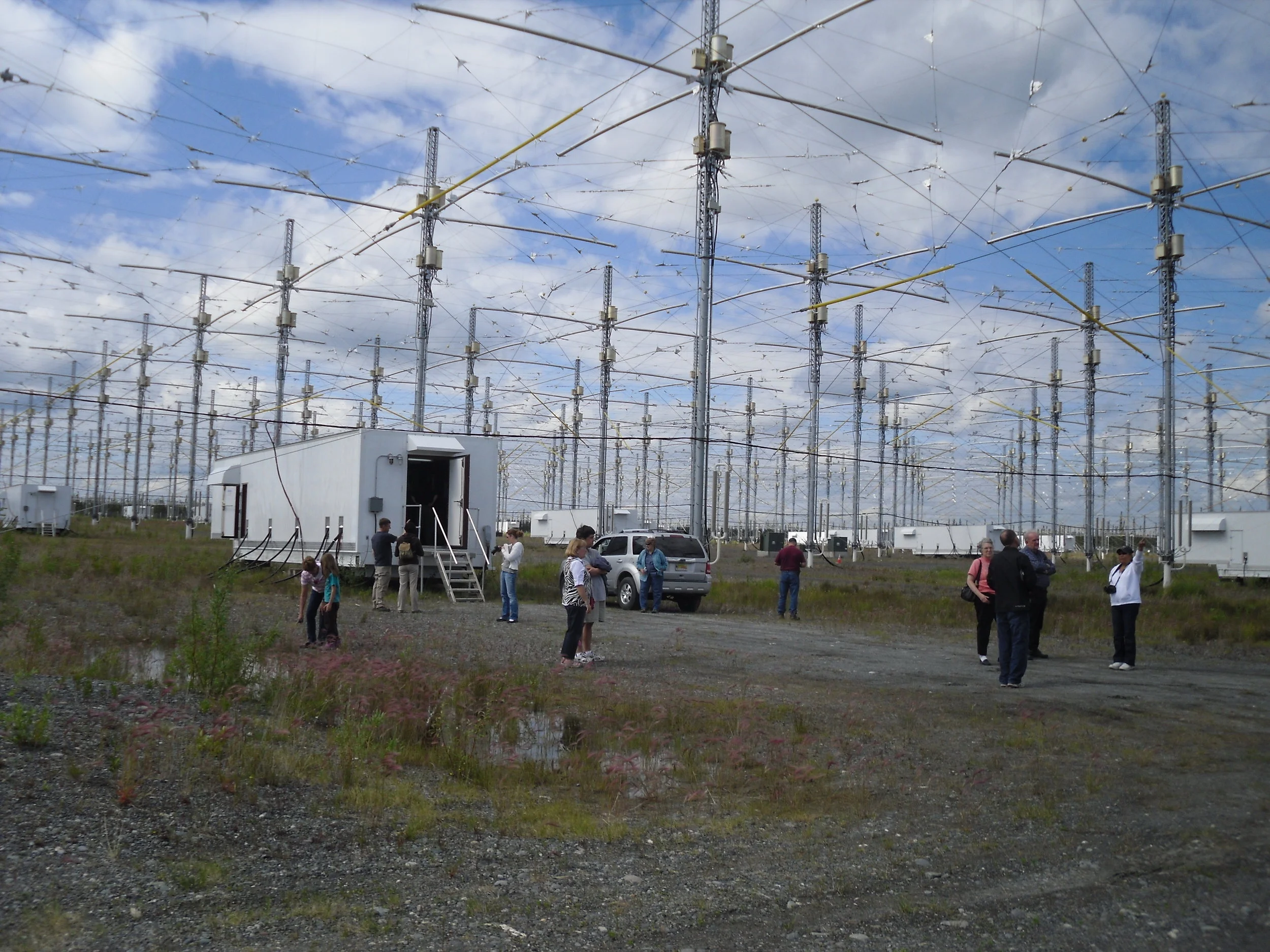 100730-f-1035p-002-visitors-at-haarp-site-1.jpg