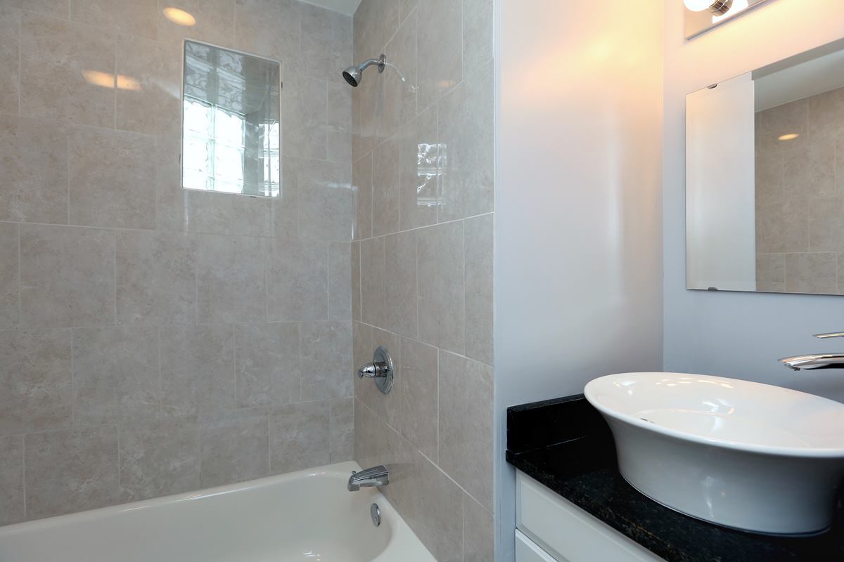 3523 Sunnyside - Bath
