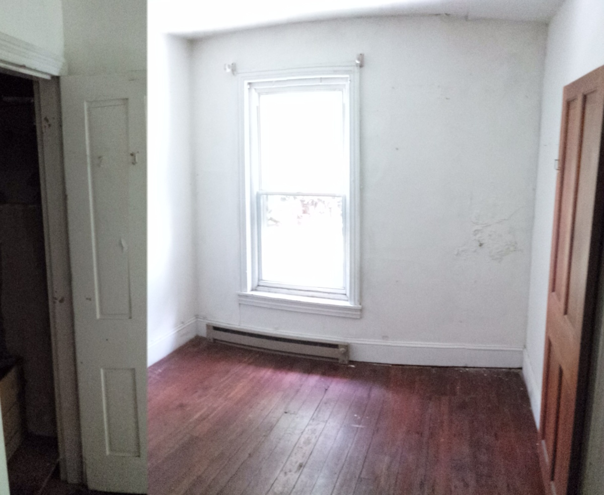 a6 - 3523 sunnyside exist bedroom 1.jpg