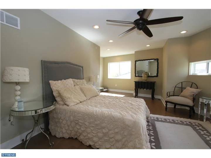 6554056N.jpg