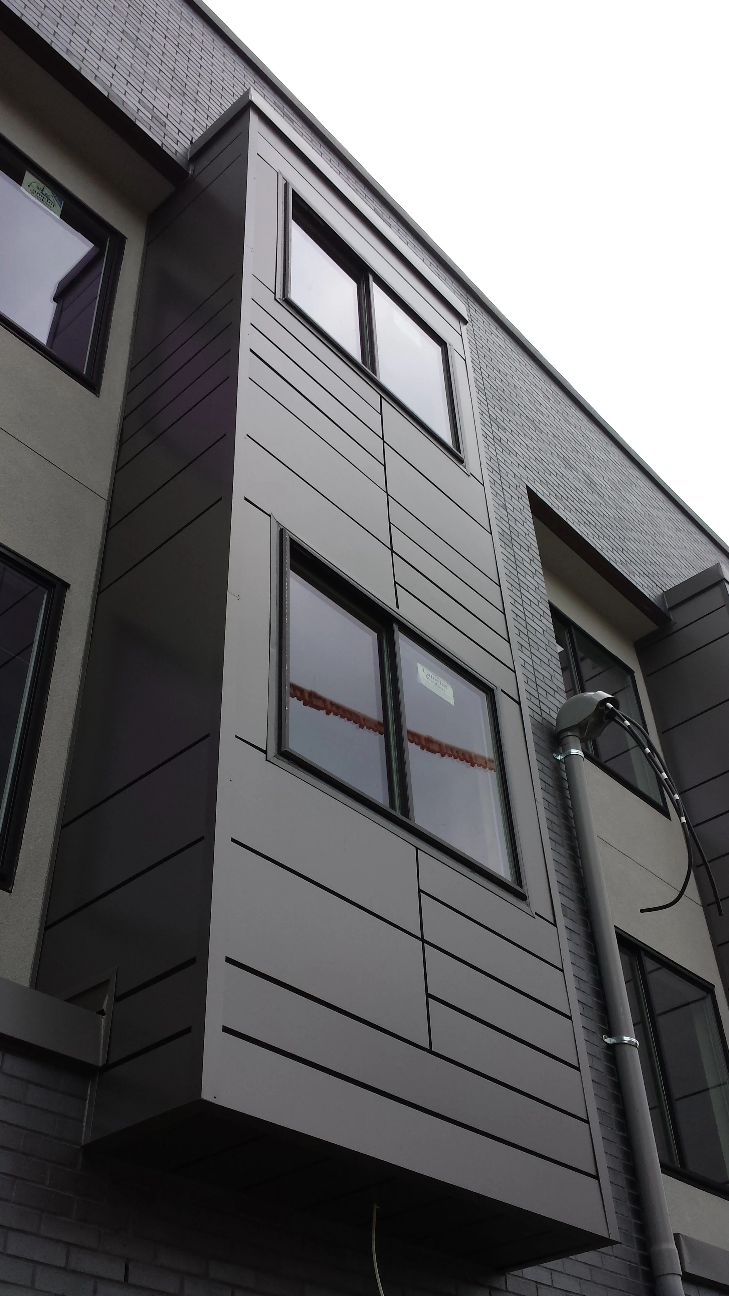 1321-25 N 7th - Bay.jpg