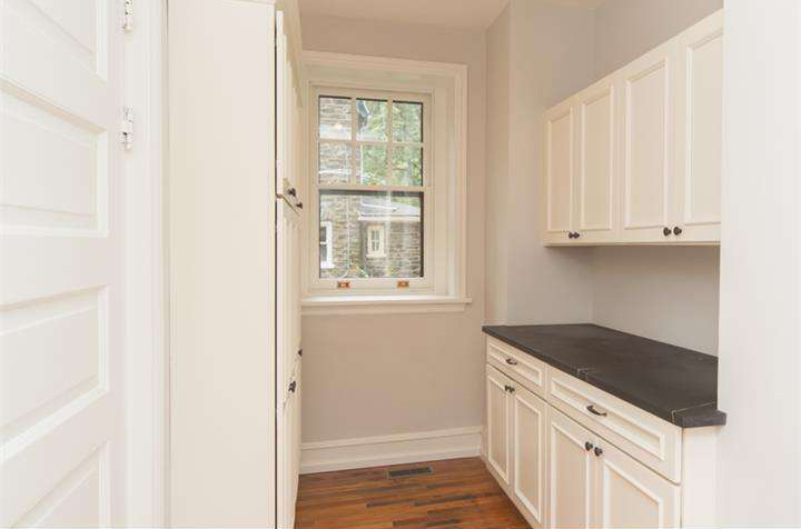 Lincoln Drive - butler's pantry