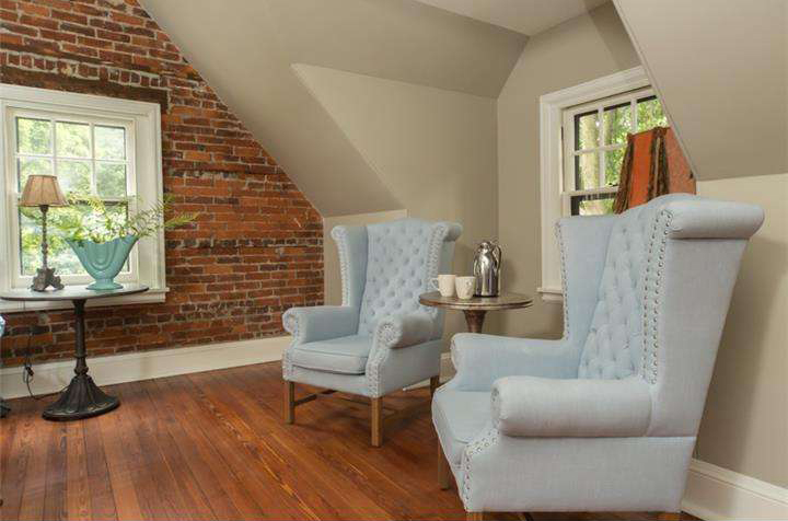 Lincoln Drive - master bedroom