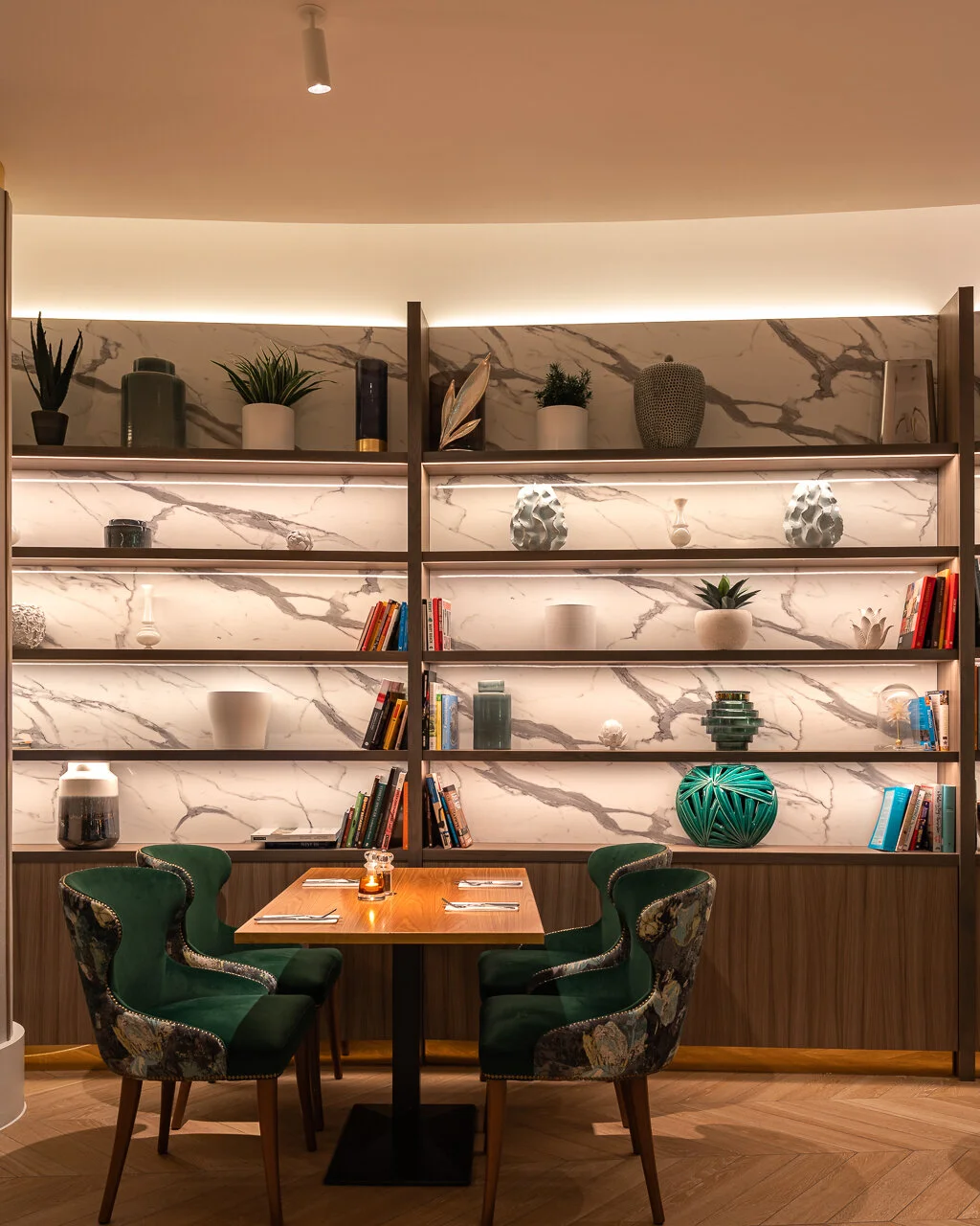 Susan Lake Lighting Design_HiltonIslington_ (8).jpg