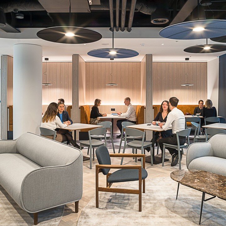 In our latest lighting design project Savills Investment Management we designed a lighting scheme that creates cozy informal meeting and working areas with warm lighting highlighting the timber wall panels behind the banquette seating and indirect li