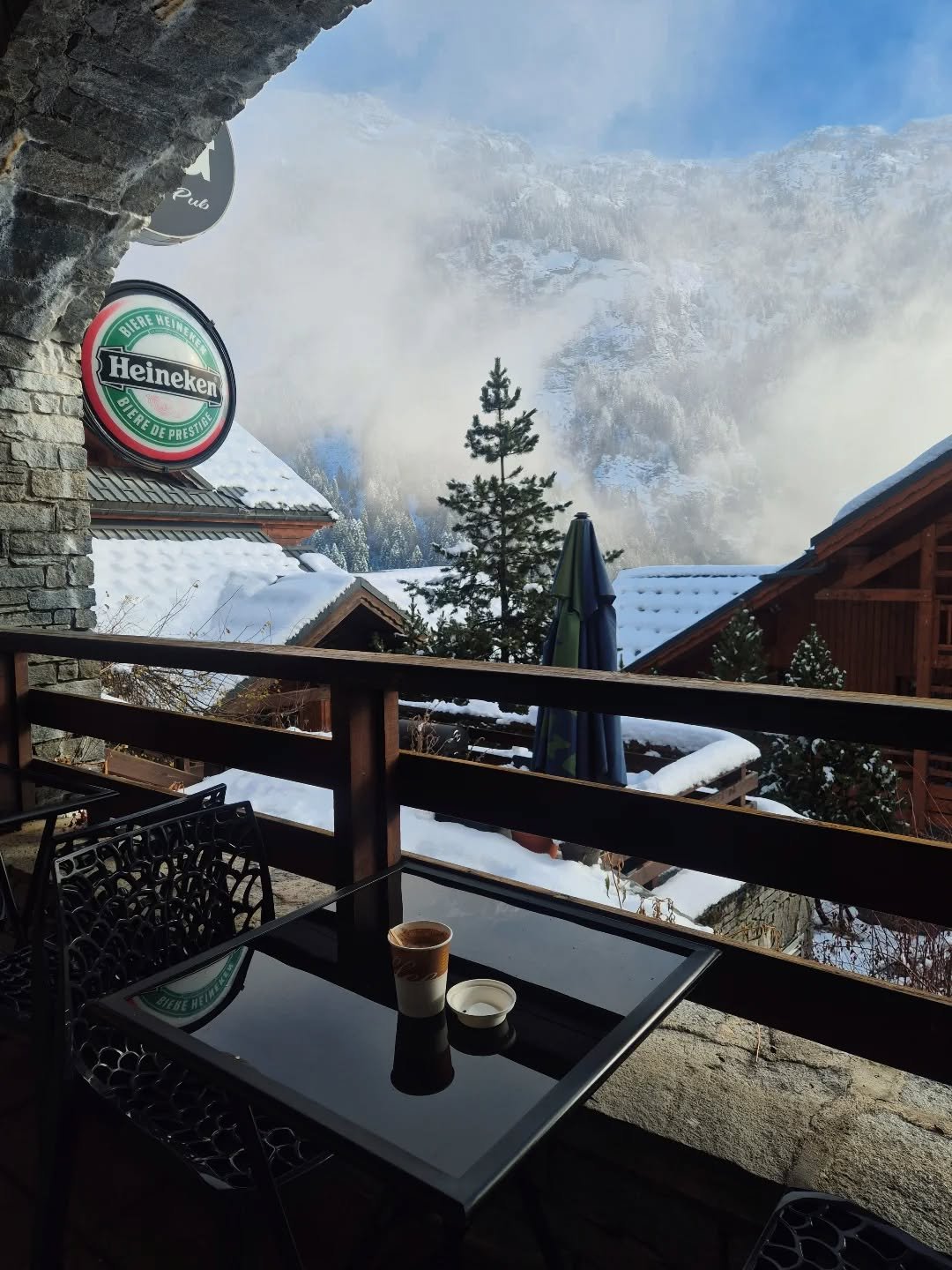 Could quite possibly be the best spot for a Cappuccino?
📍@lamidorevauj | Vaujany 

#travel #travelling #ucgcreator #ucg #travelingram