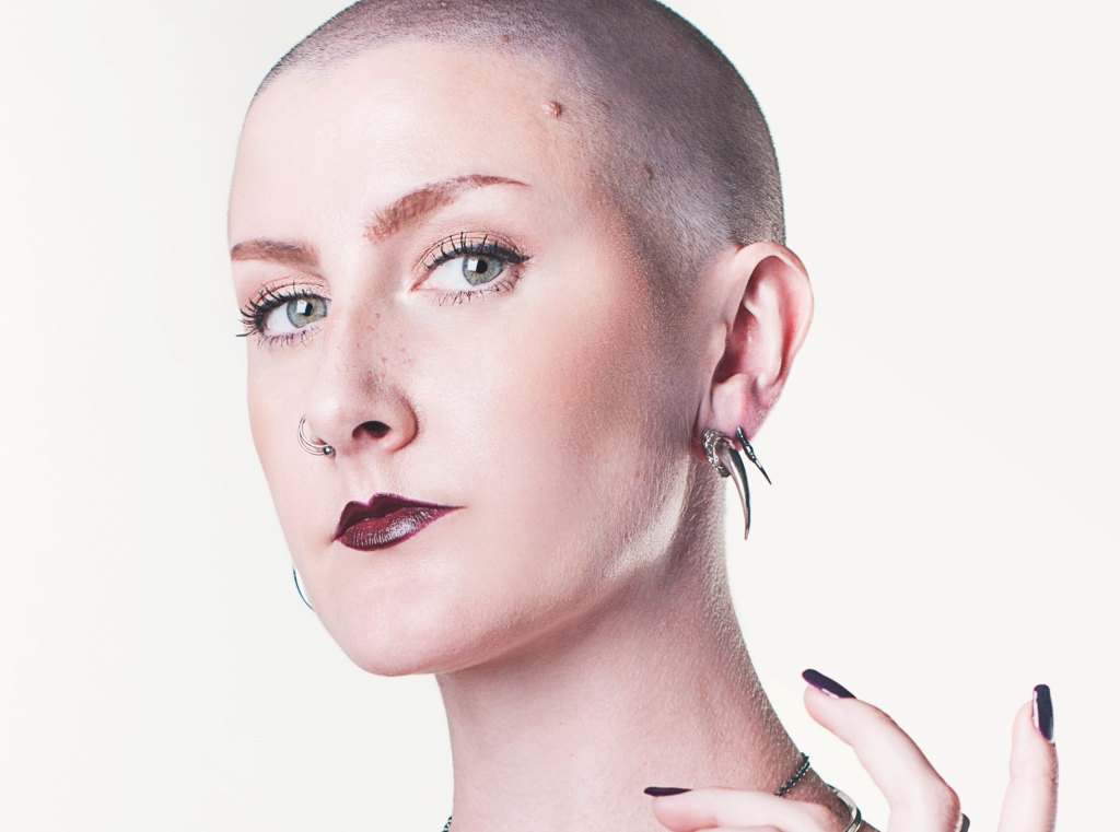 The Hunted II - Single Crow Claw Talon Earring