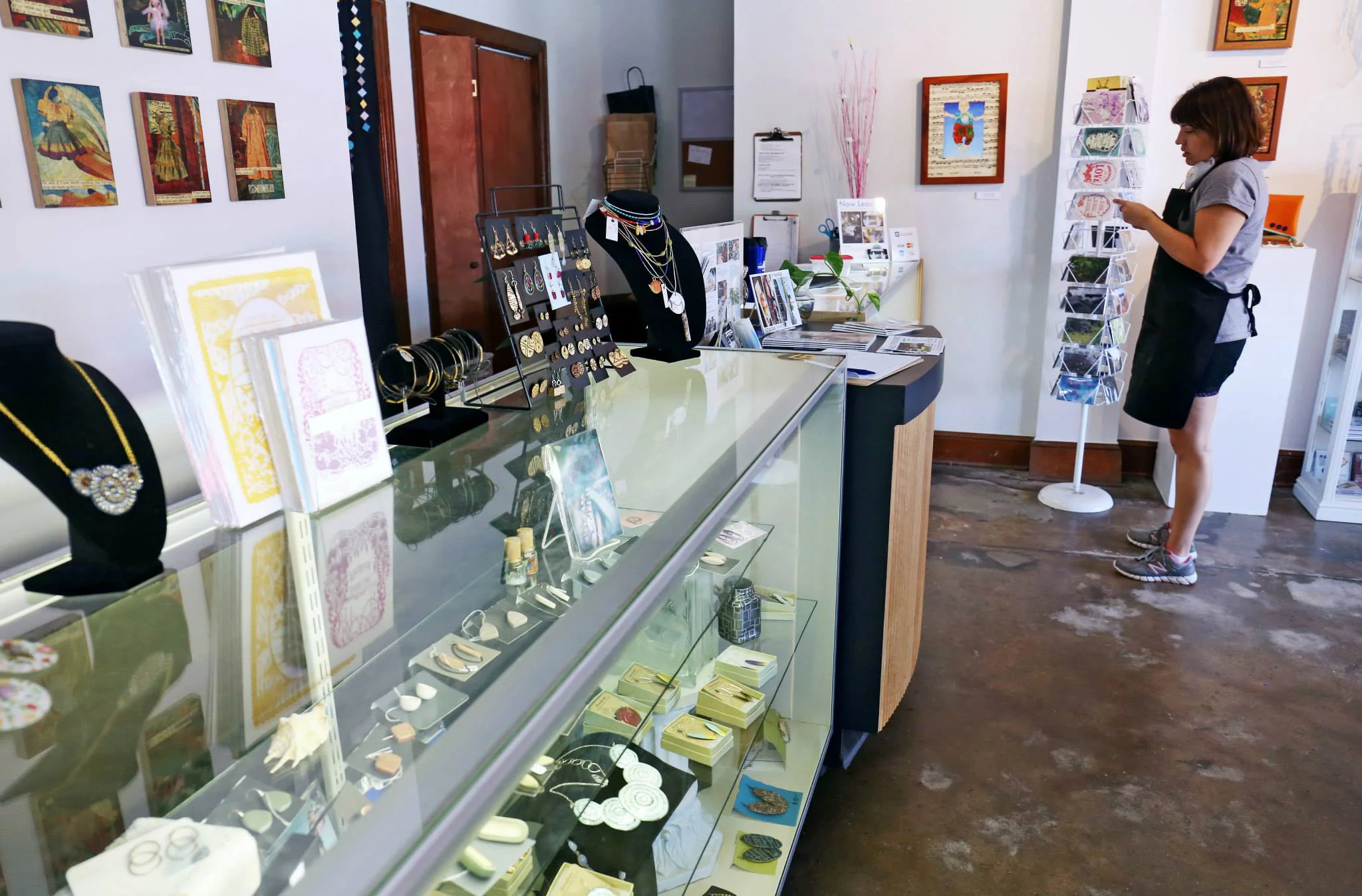 I helped manage the gallery and retail space as well as the metals studio.