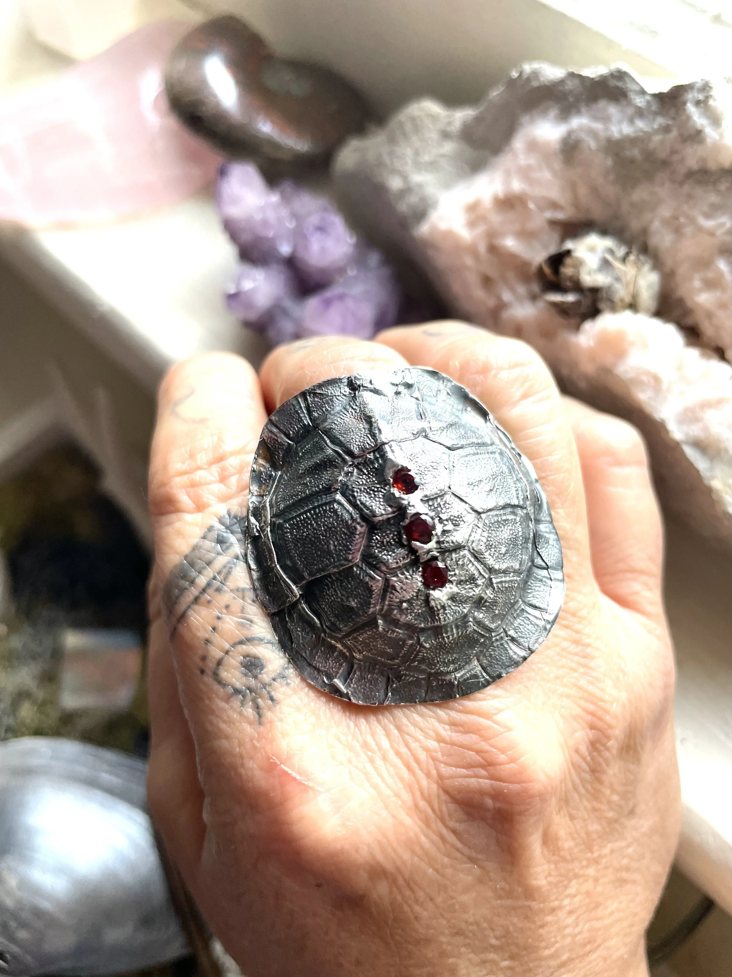 Keeper II turtle shell ring — Eilisain Jewelry