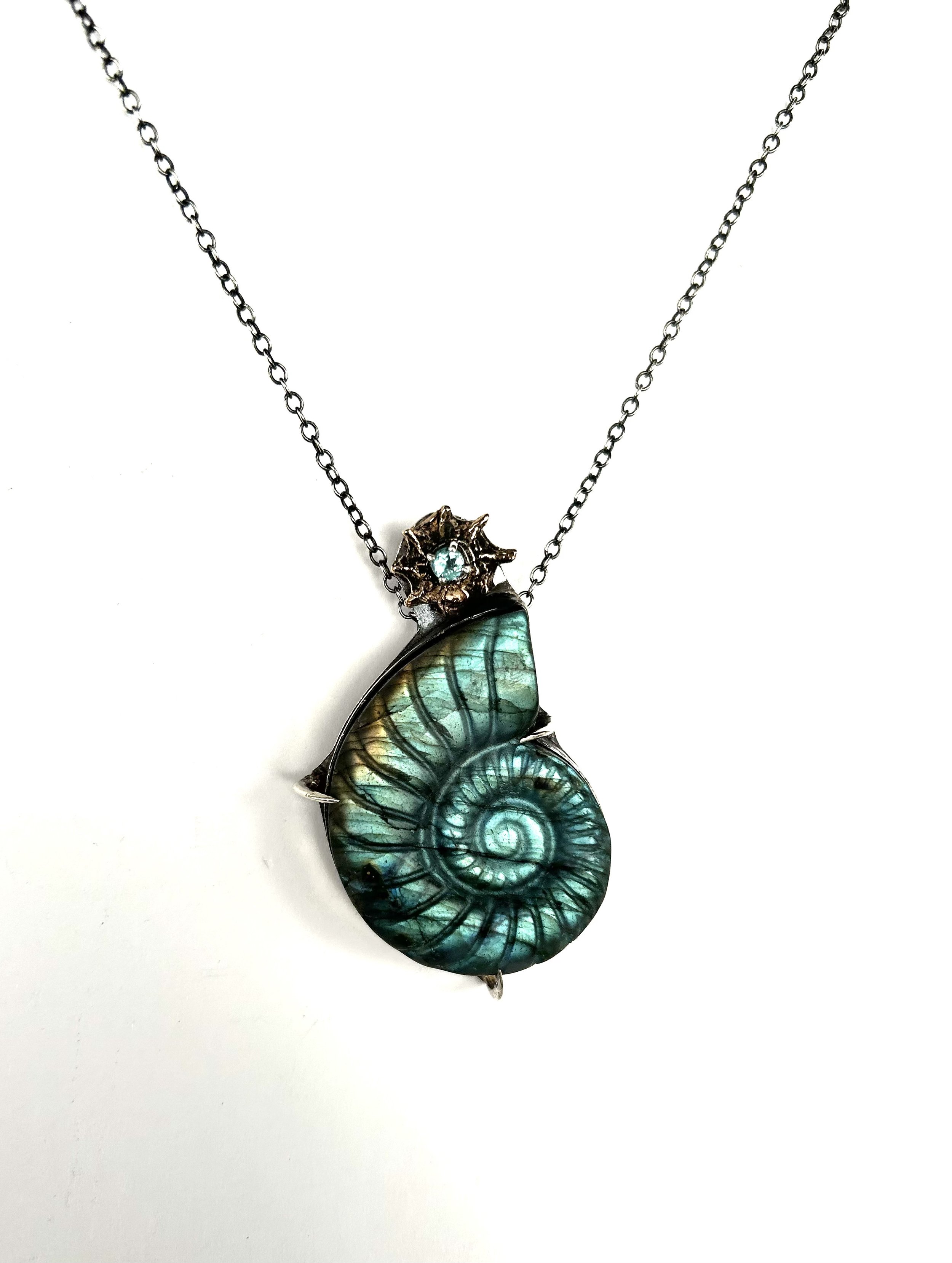 Venus ursula necklace (2).jpeg