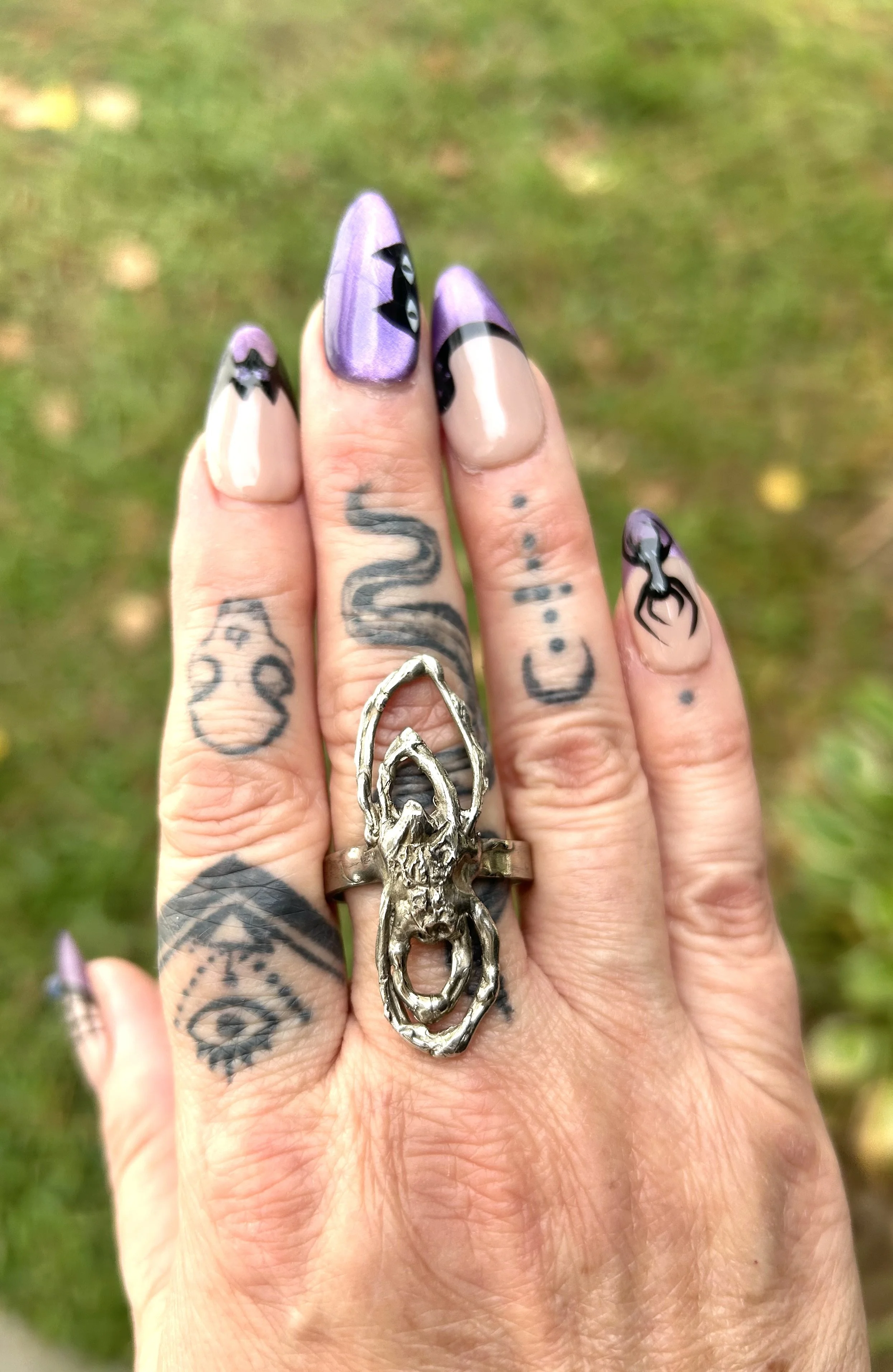 Large spider ring (1).jpeg