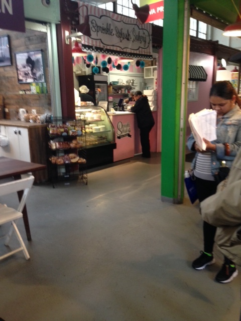 Buying cupcakes in La Marqueta