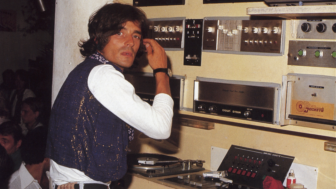 DJ BOOTH 1970'S IBIZA
