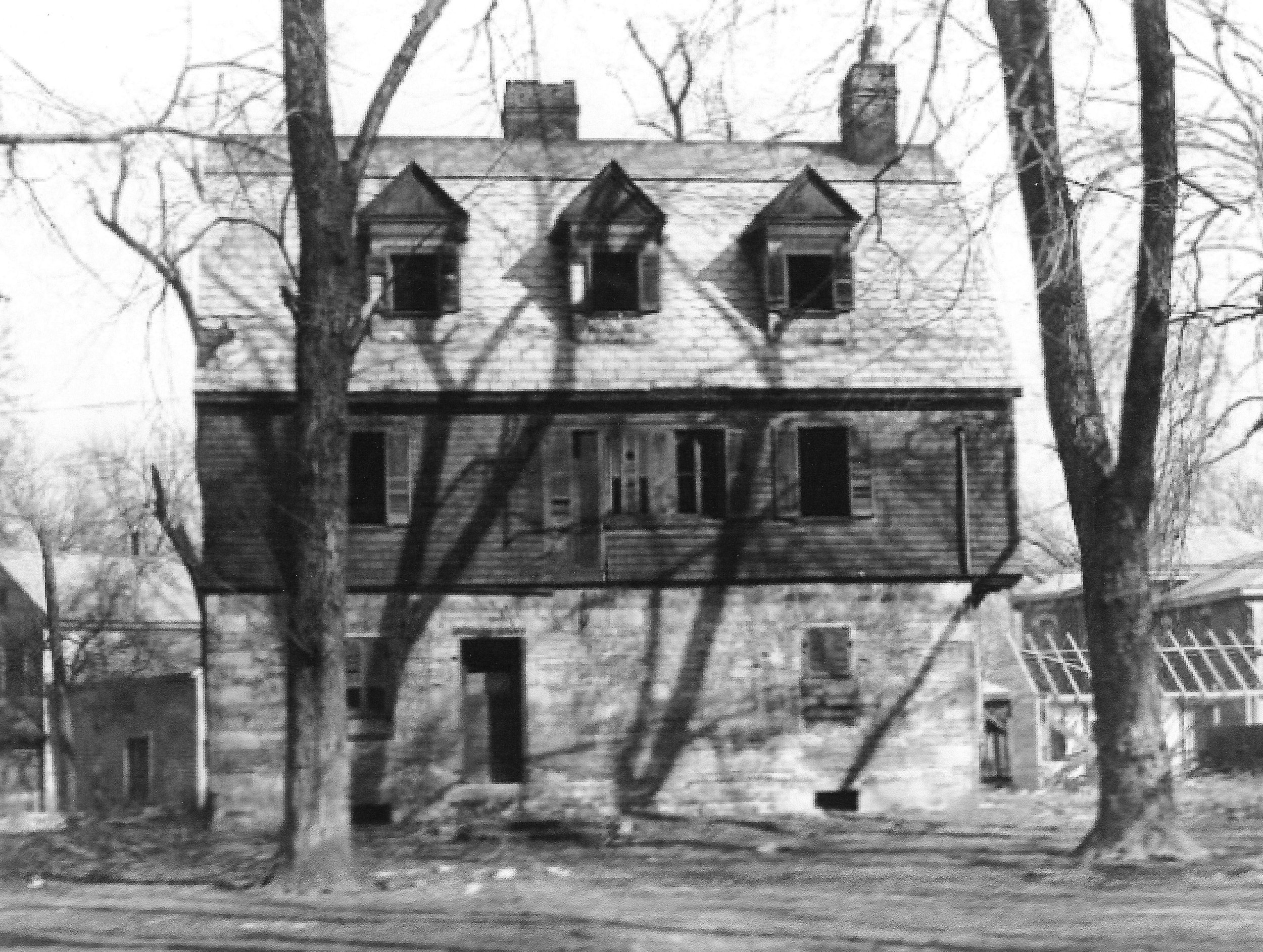 Mathews House 1930s 001.jpg