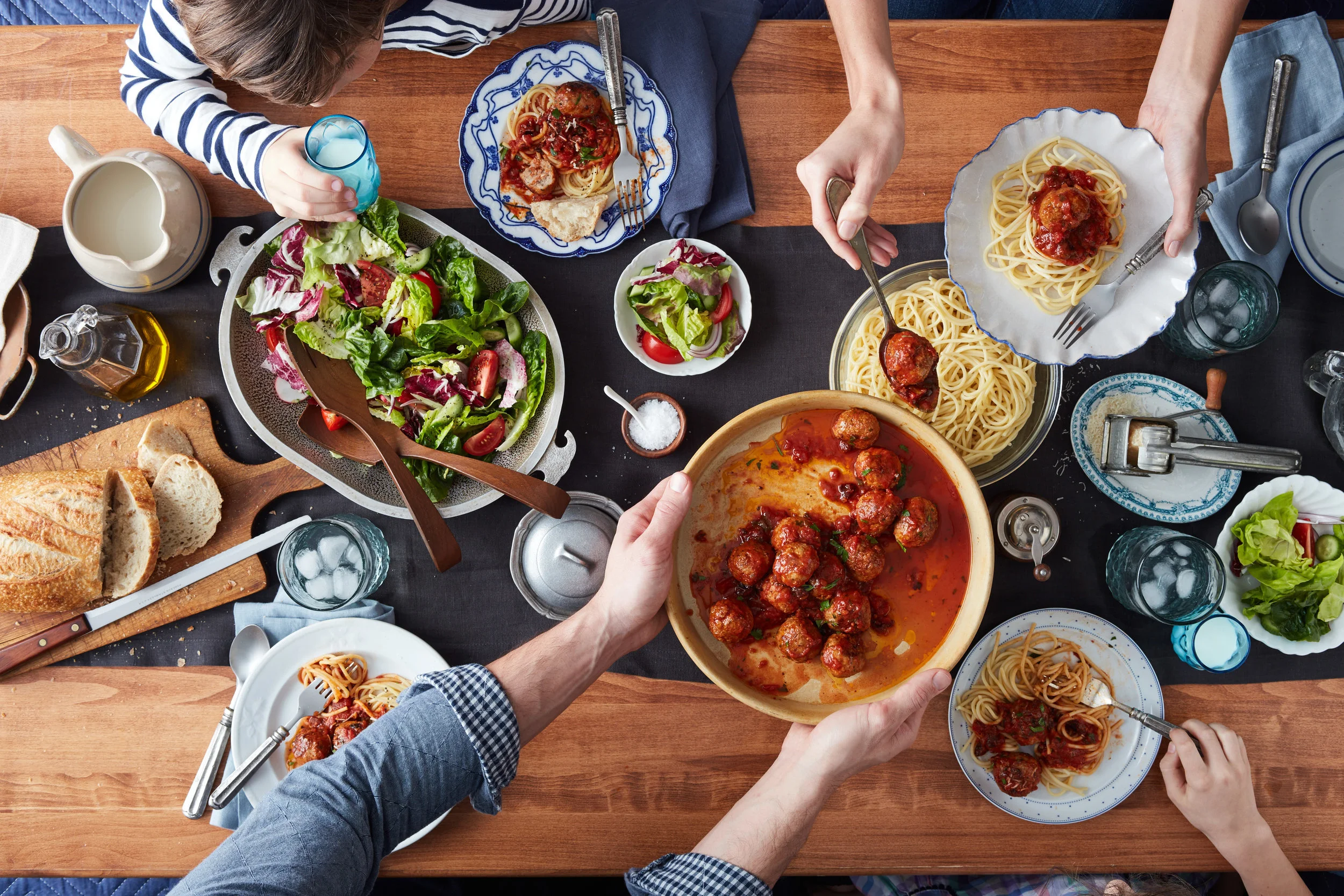 EK_FamilyDinner_030.jpg