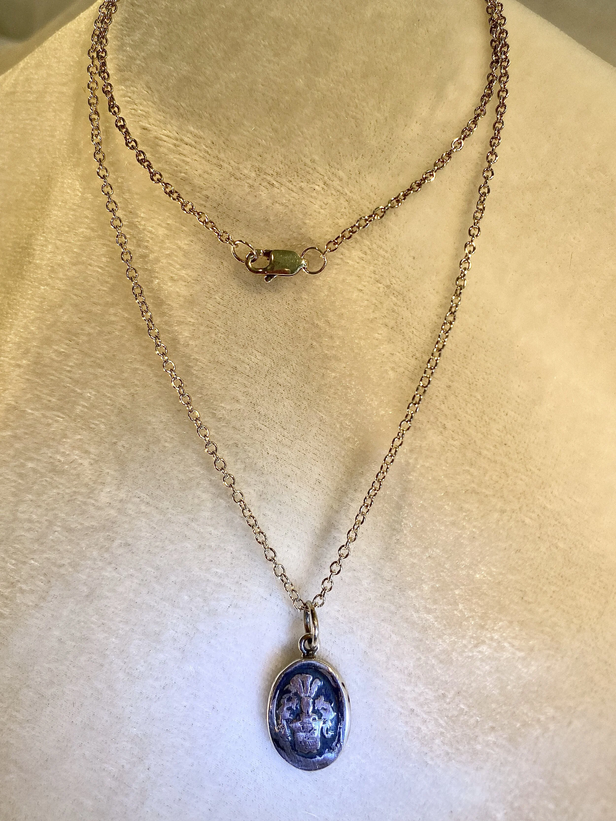 ss crest with plume charm.JPG