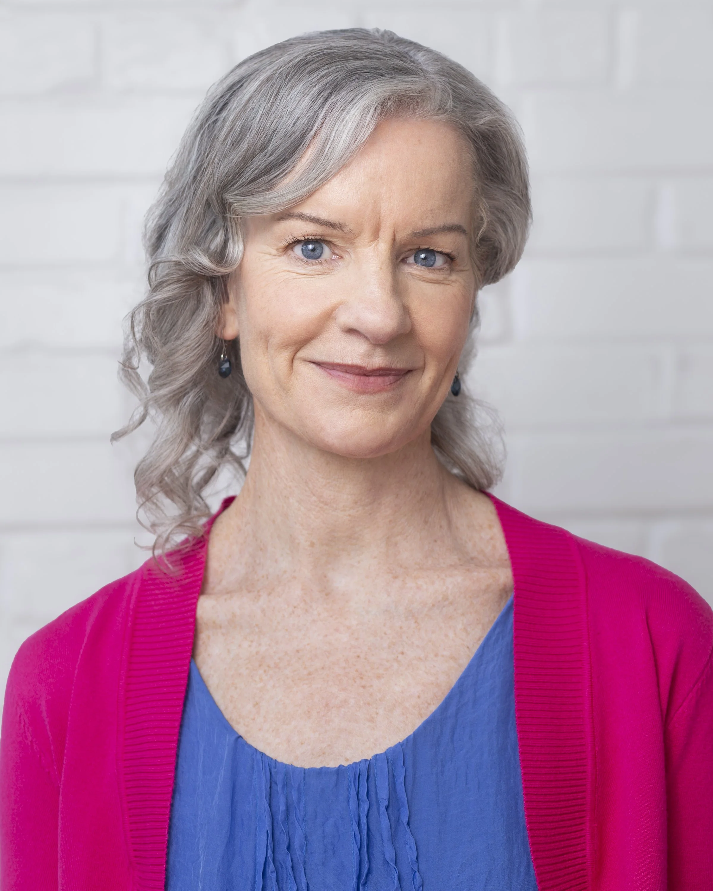 LargePrint_Tracey Hoyt_Headshot_1.jpg
